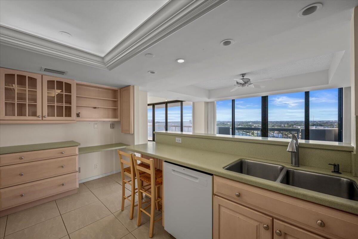 OLD PORT COVE TOWER EAST CONDO - Residential