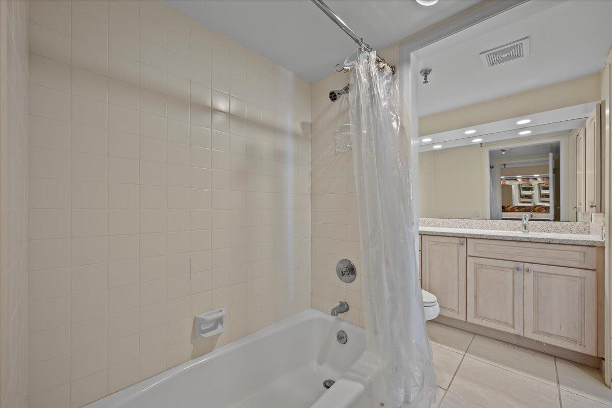 OLD PORT COVE TOWER EAST CONDO - Residential