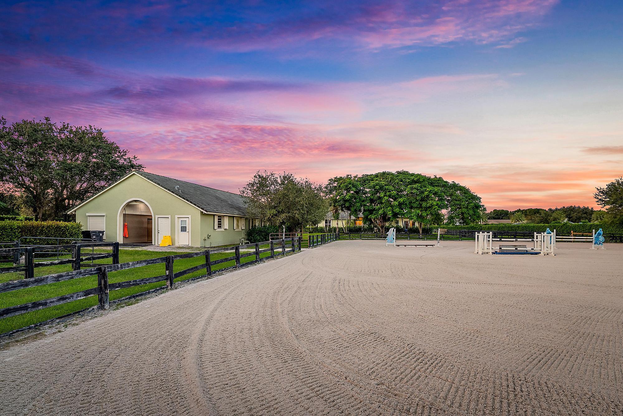 SADDLE TRAIL PARK OF WELL - Residential