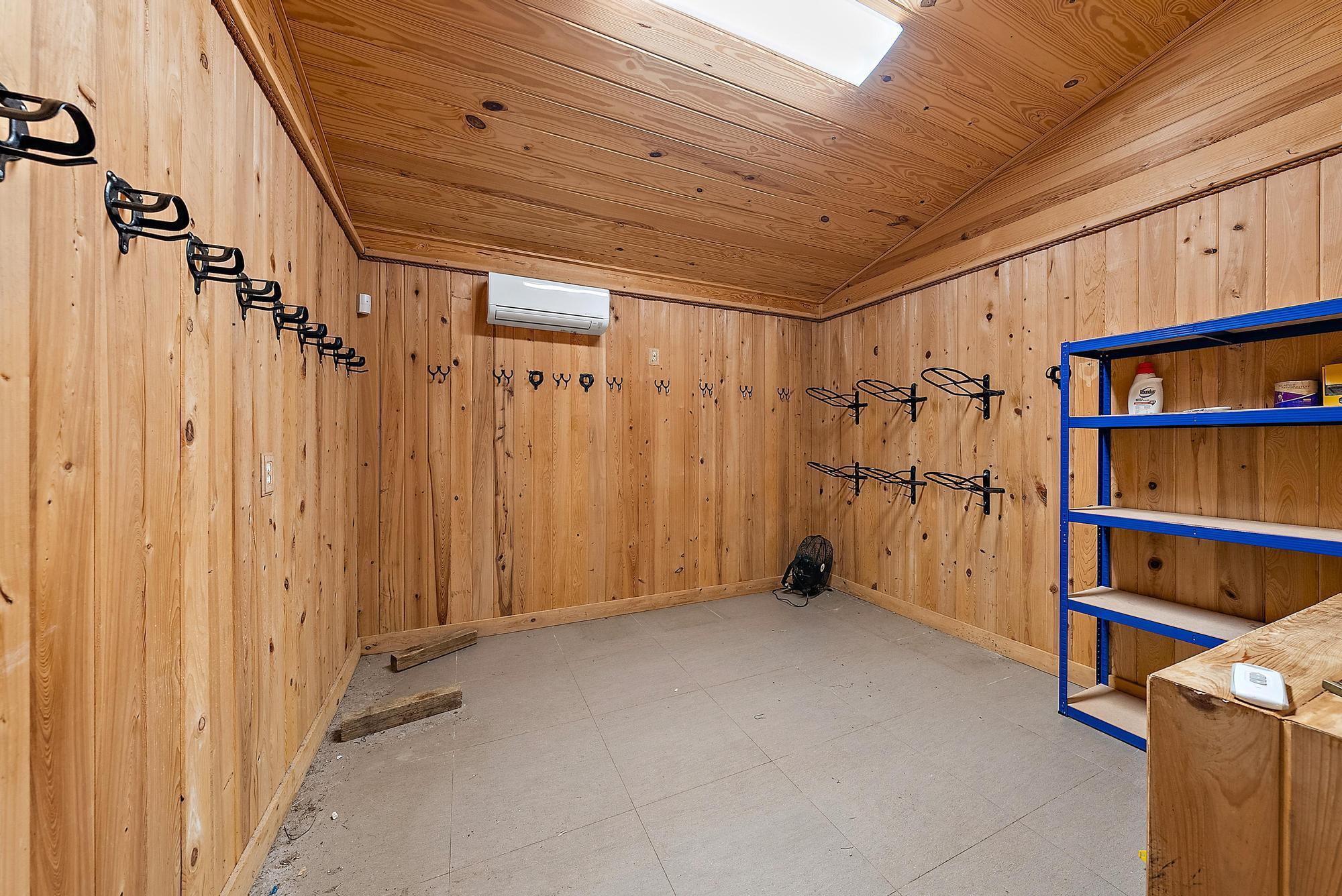 SADDLE TRAIL PARK OF WELL - Residential