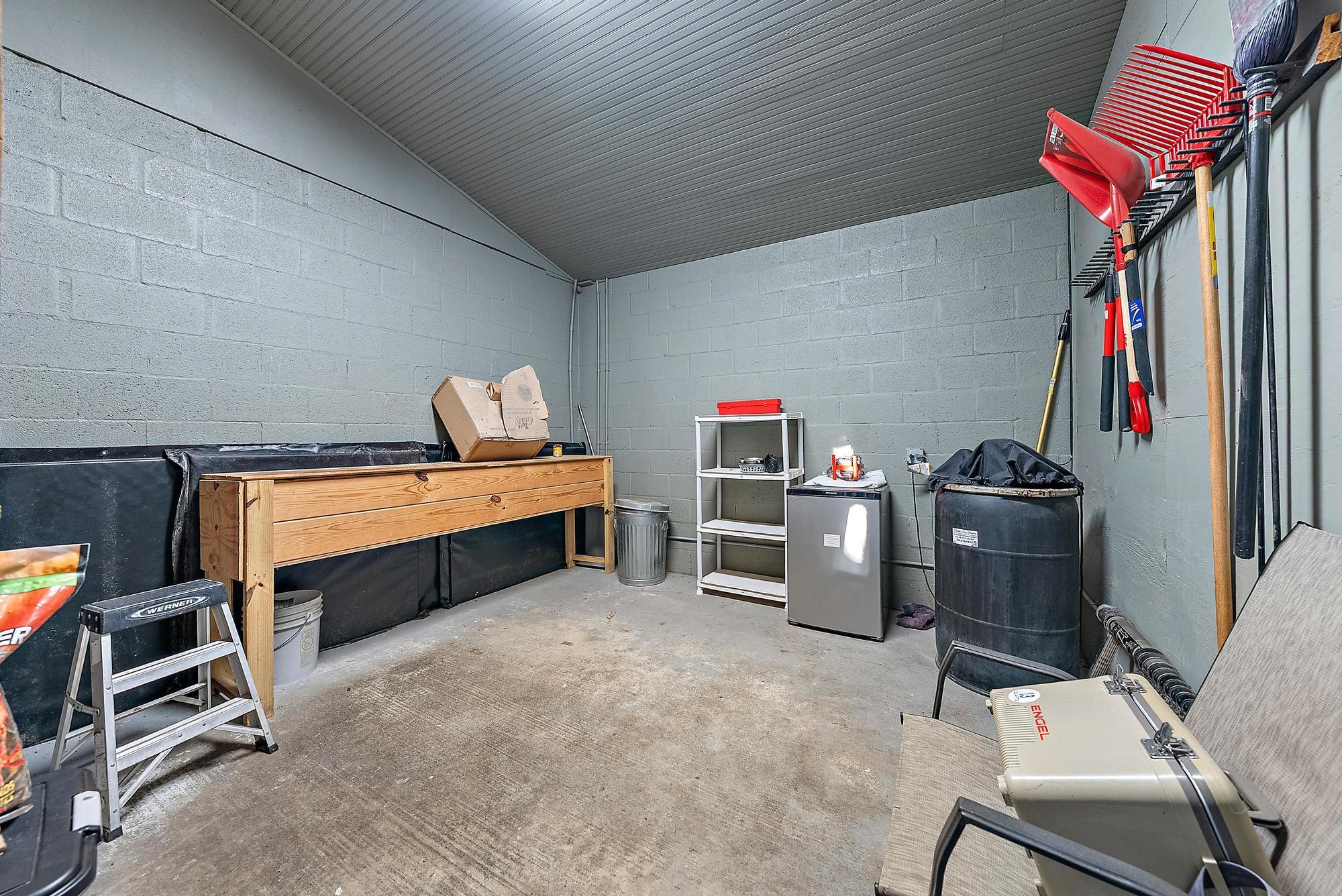 SADDLE TRAIL PARK OF WELL - Residential