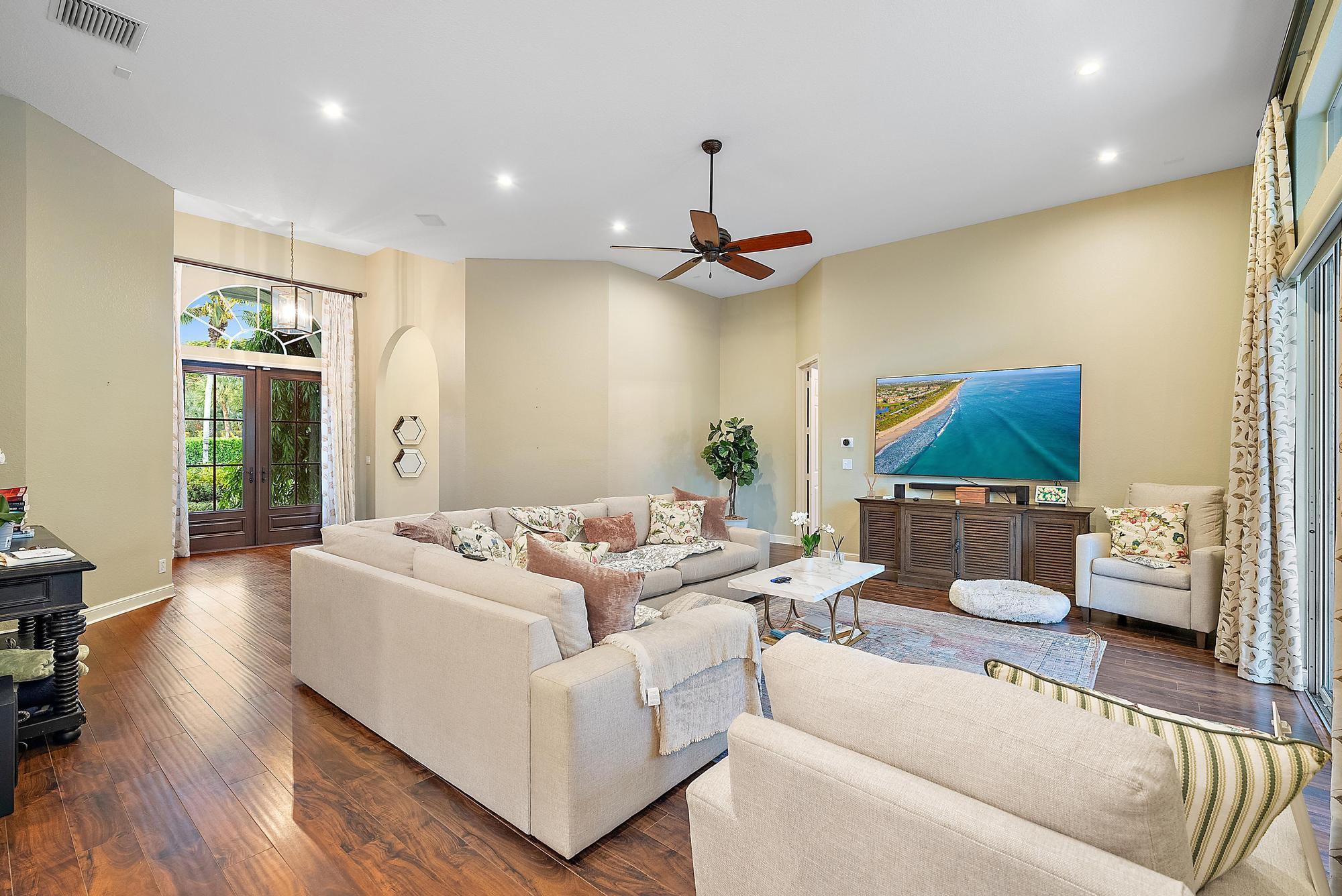 SADDLE TRAIL PARK OF WELL - Residential