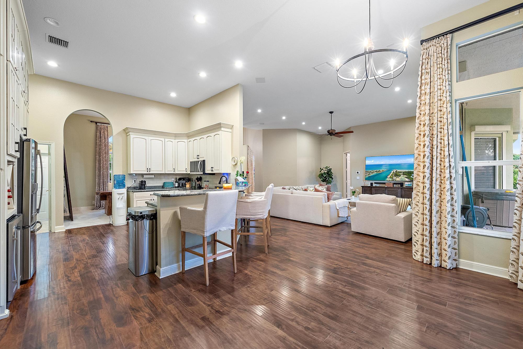 SADDLE TRAIL PARK OF WELL - Residential