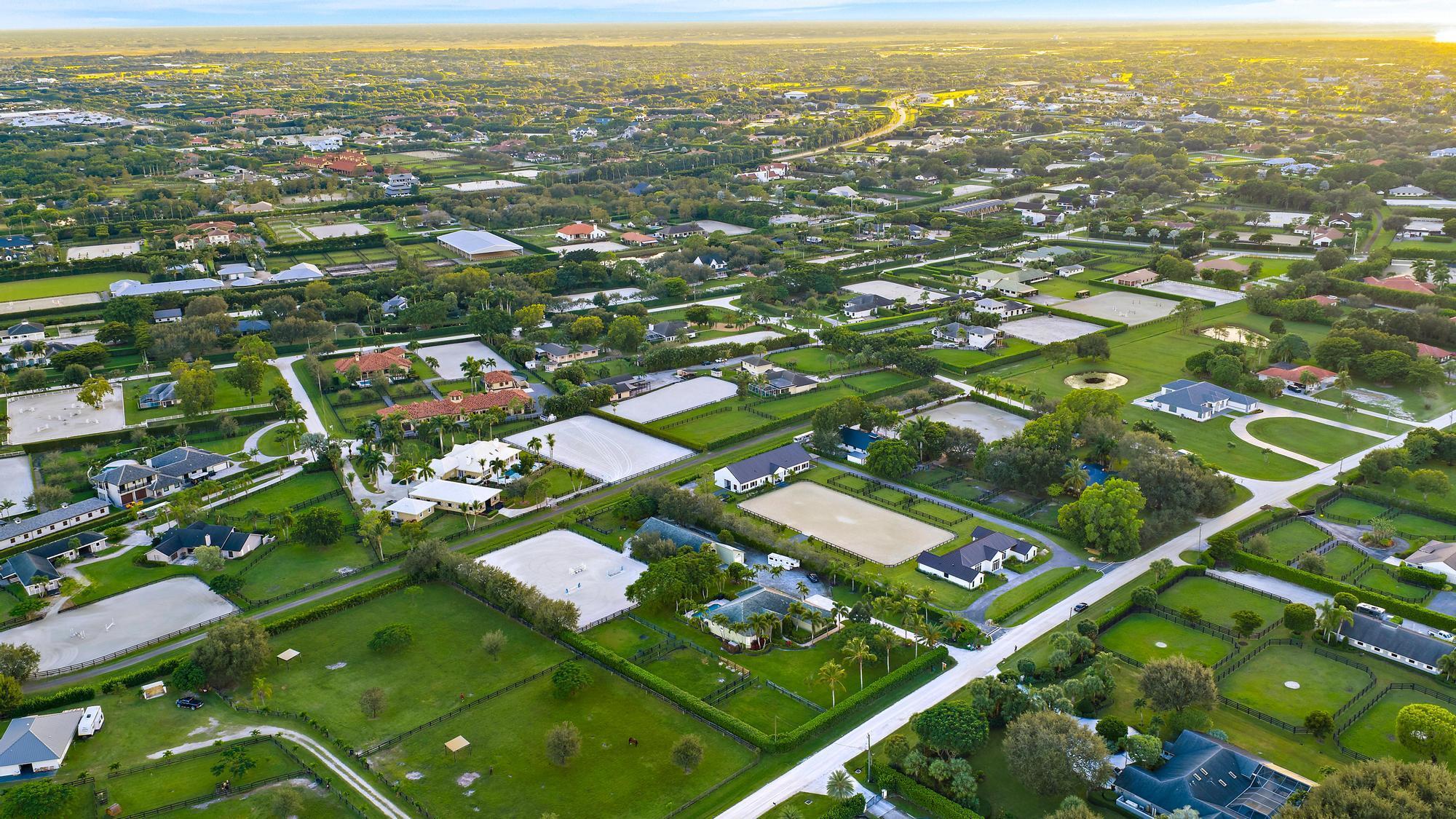 SADDLE TRAIL PARK OF WELL - Residential