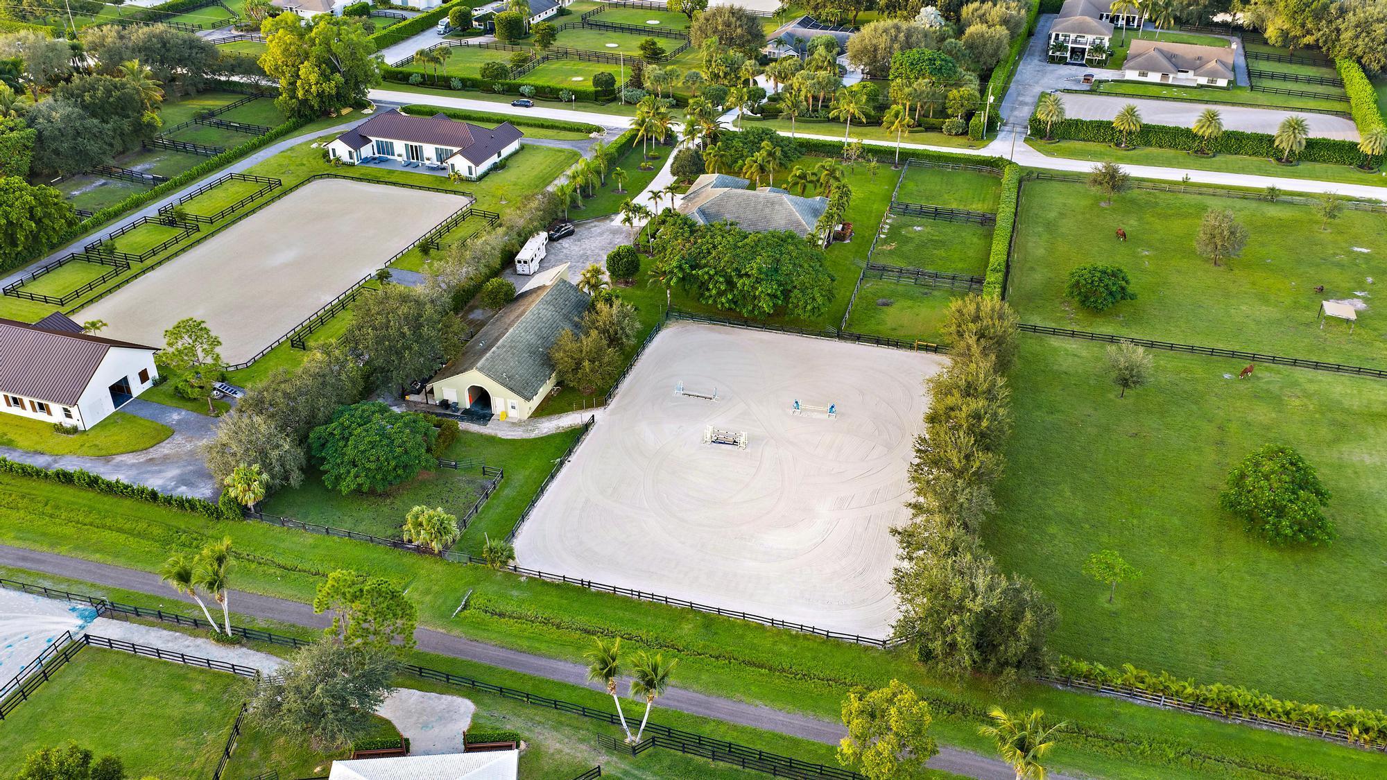 SADDLE TRAIL PARK OF WELL - Residential