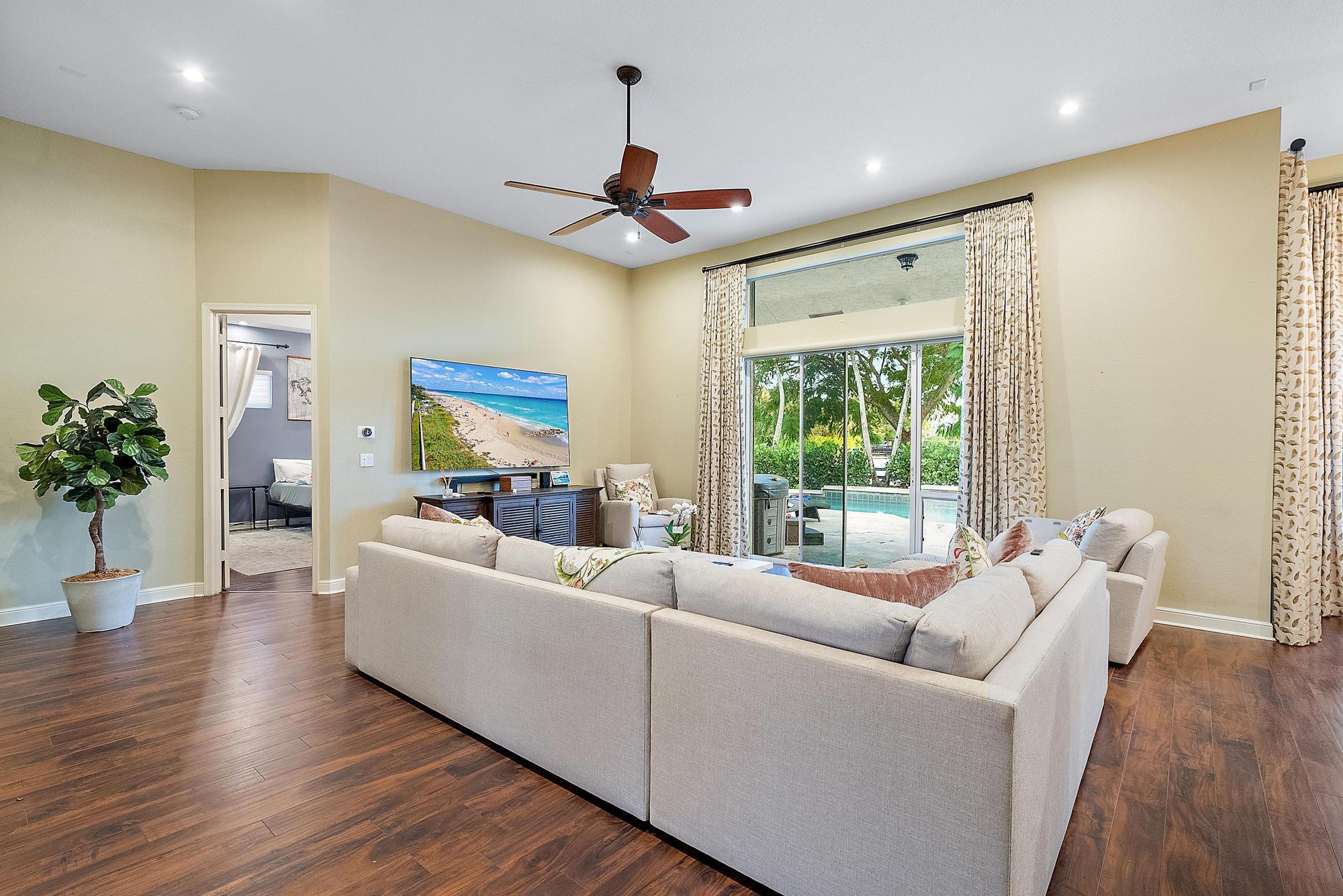 SADDLE TRAIL PARK OF WELL - Residential