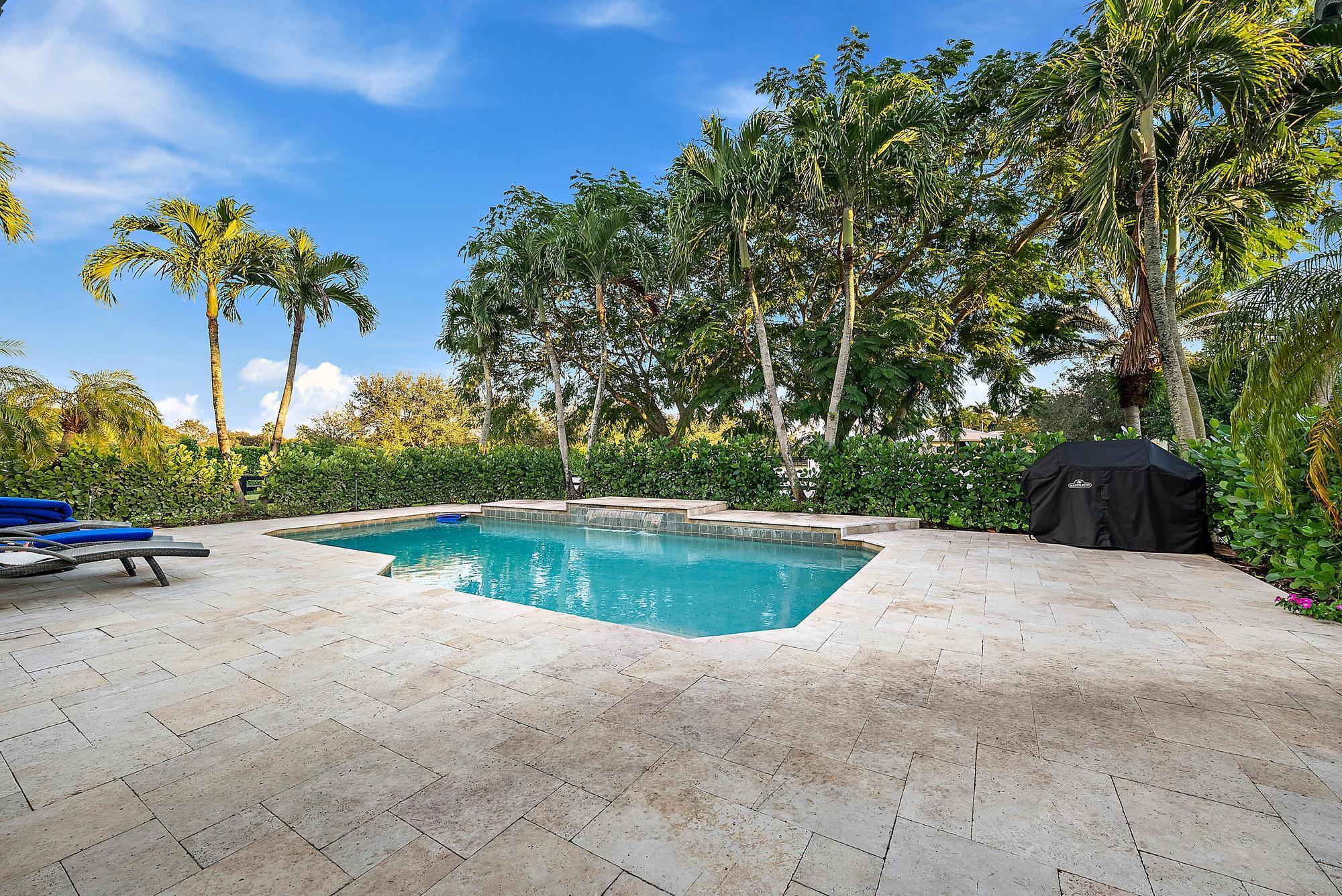 SADDLE TRAIL PARK OF WELL - Residential