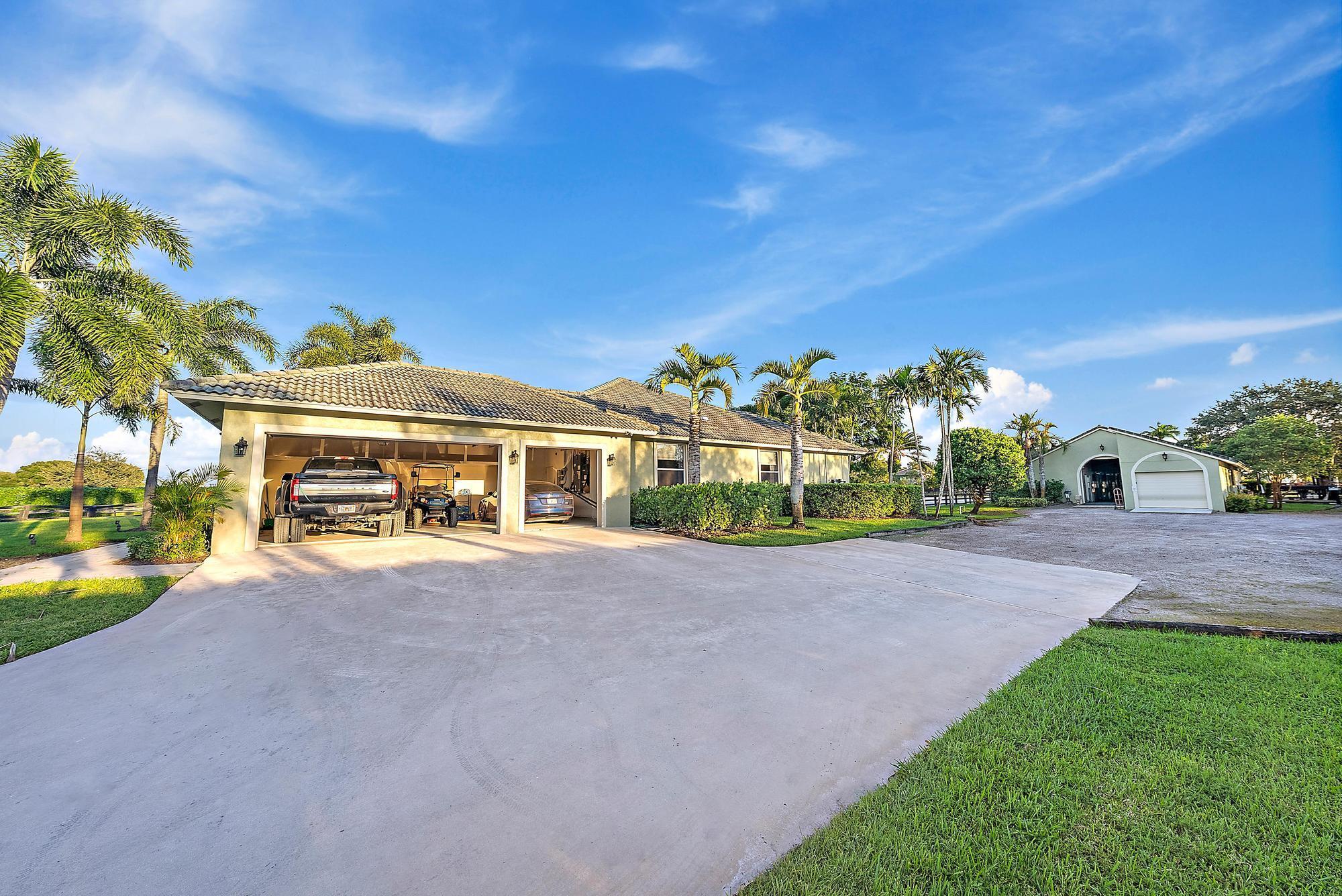 SADDLE TRAIL PARK OF WELL - Residential