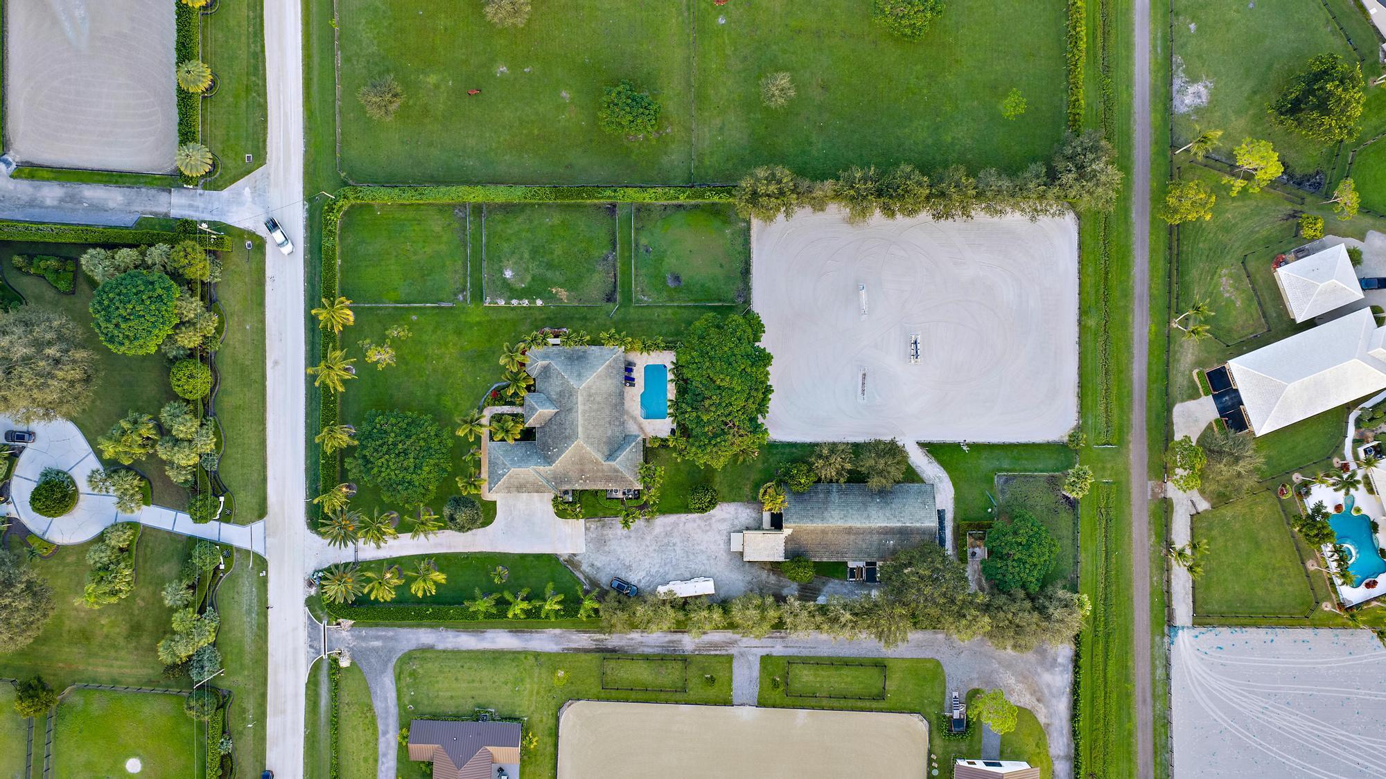 SADDLE TRAIL PARK OF WELL - Residential