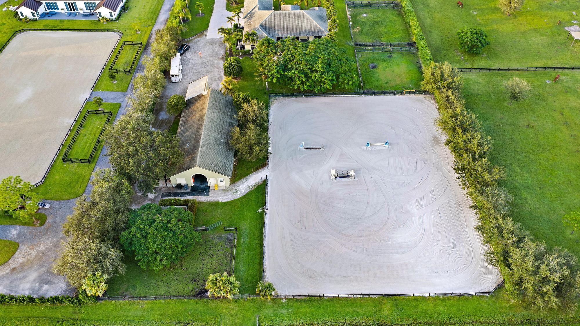 SADDLE TRAIL PARK OF WELL - Residential