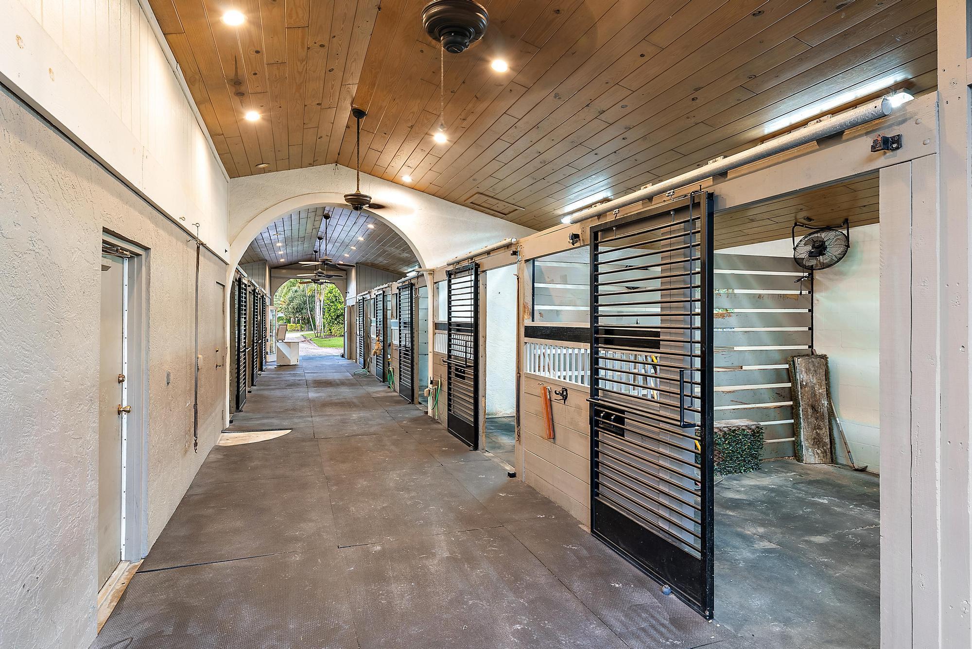 SADDLE TRAIL PARK OF WELL - Residential