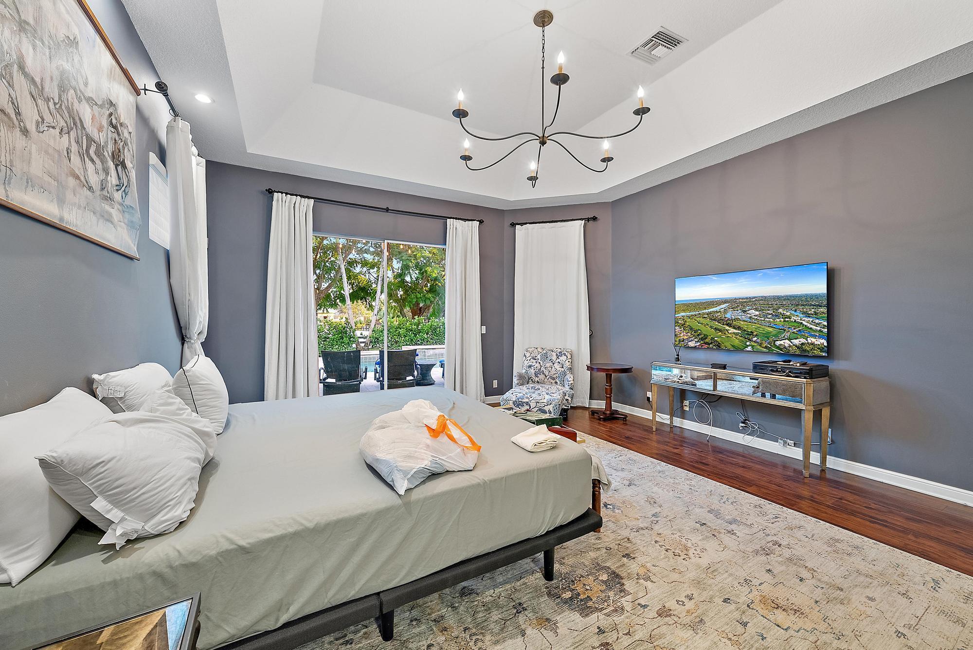 SADDLE TRAIL PARK OF WELL - Residential