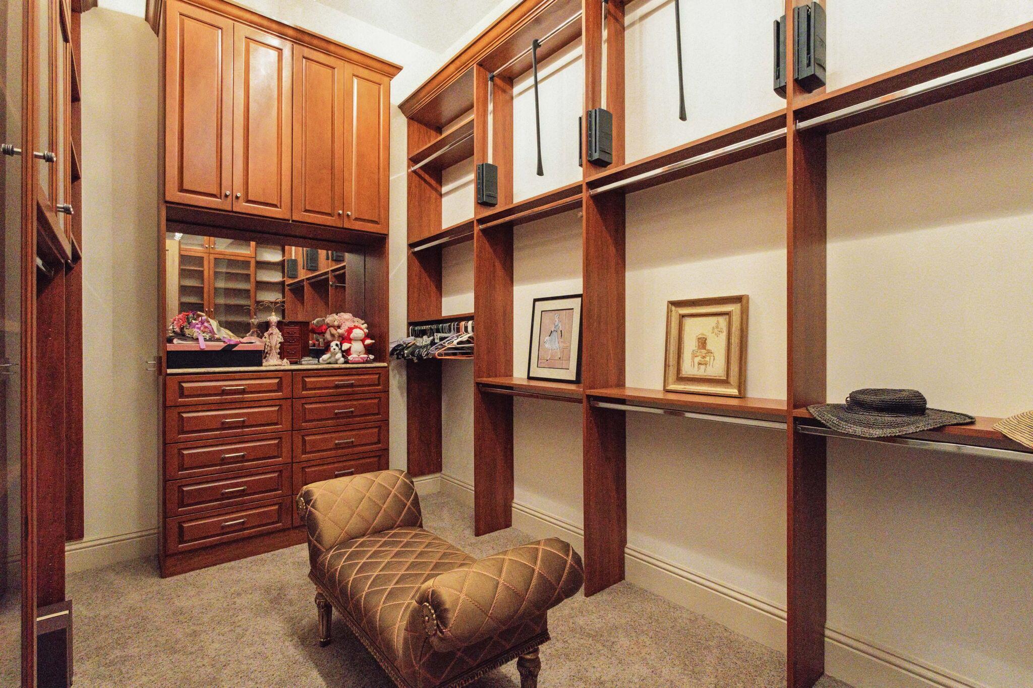 VENETIAN ISLES 1ST SEC - Residential