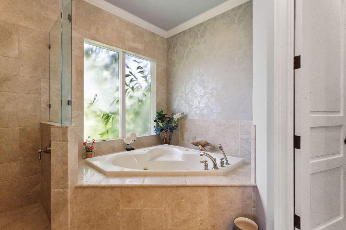 VENETIAN ISLES 1ST SEC - Residential