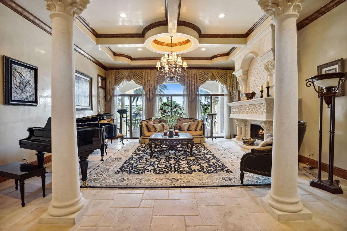 VENETIAN ISLES 1ST SEC - Residential