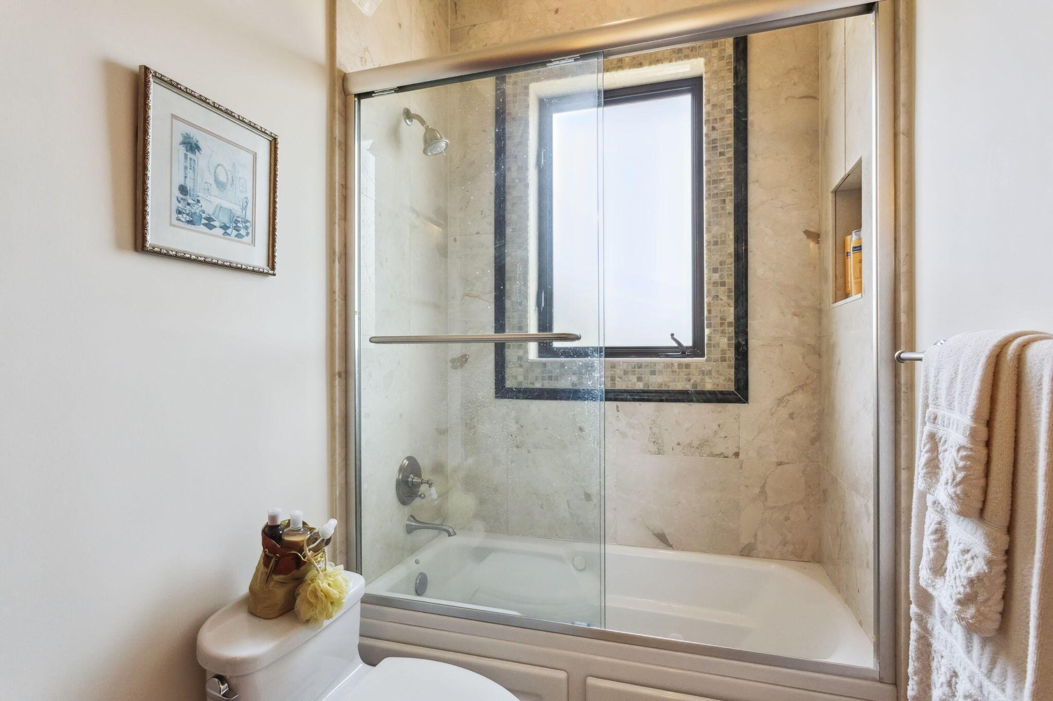 VENETIAN ISLES 1ST SEC - Residential