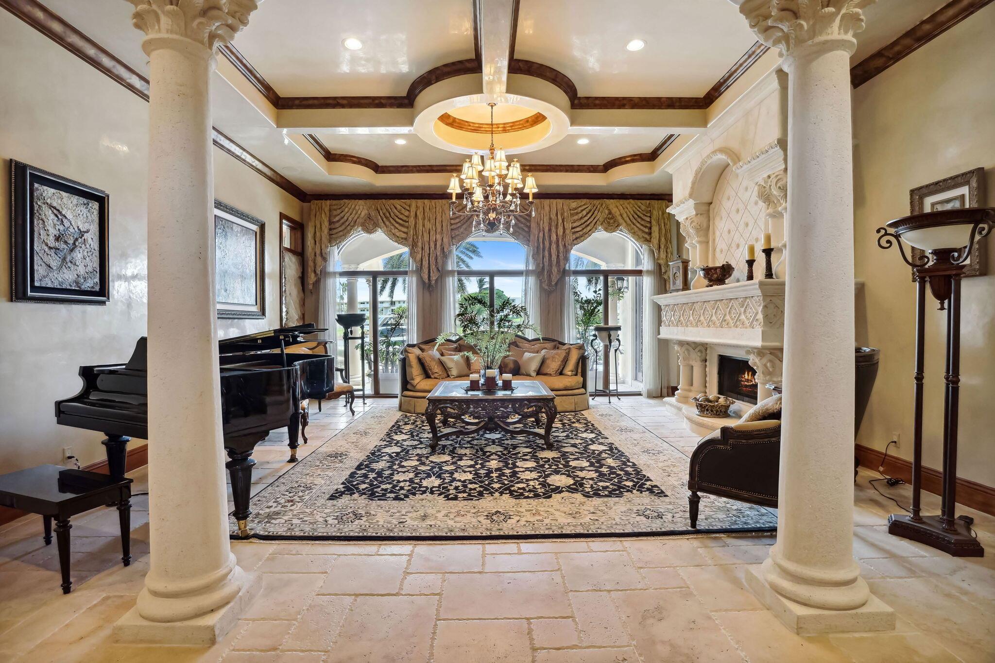 VENETIAN ISLES 1ST SEC - Residential