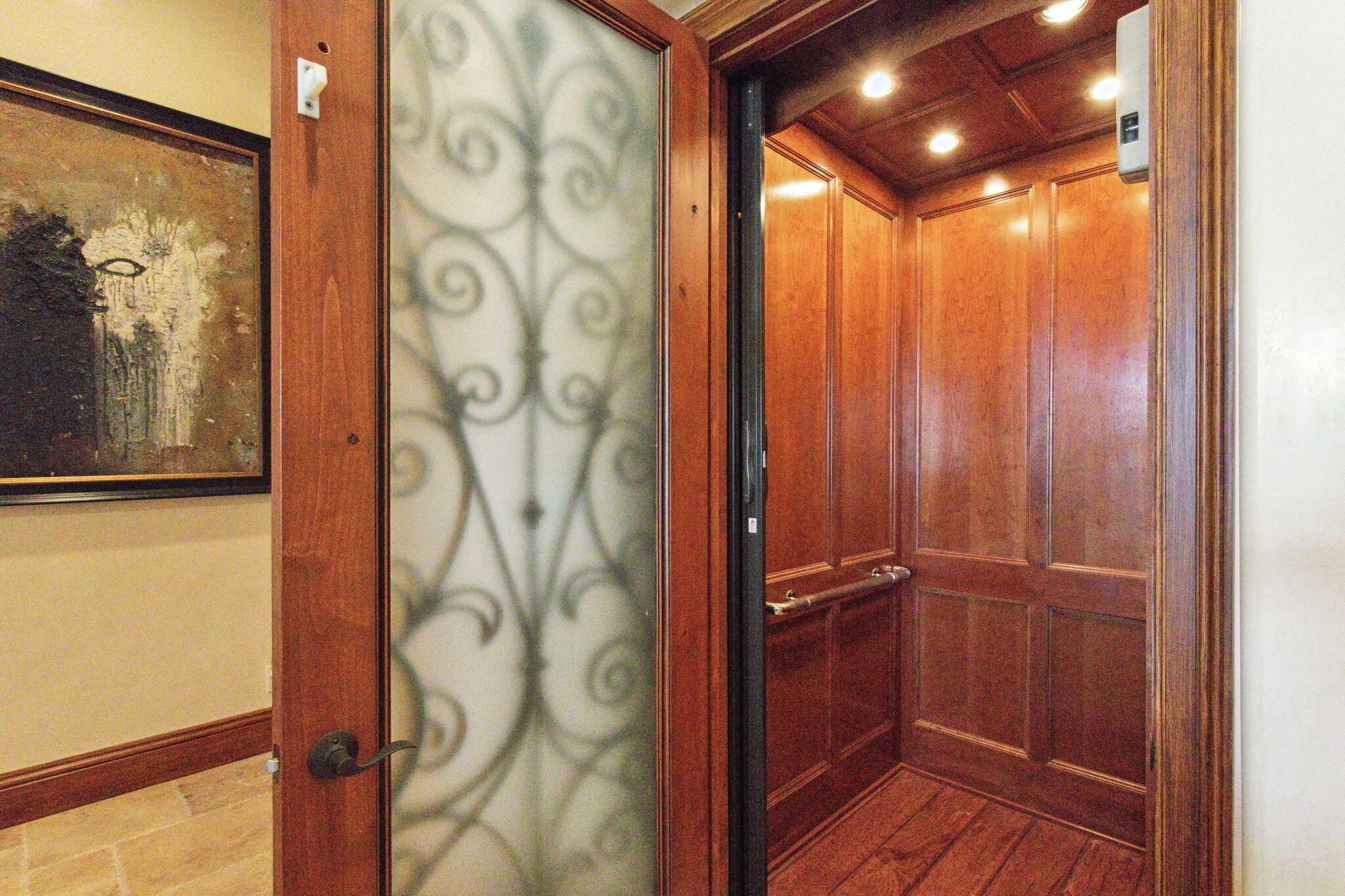 VENETIAN ISLES 1ST SEC - Residential