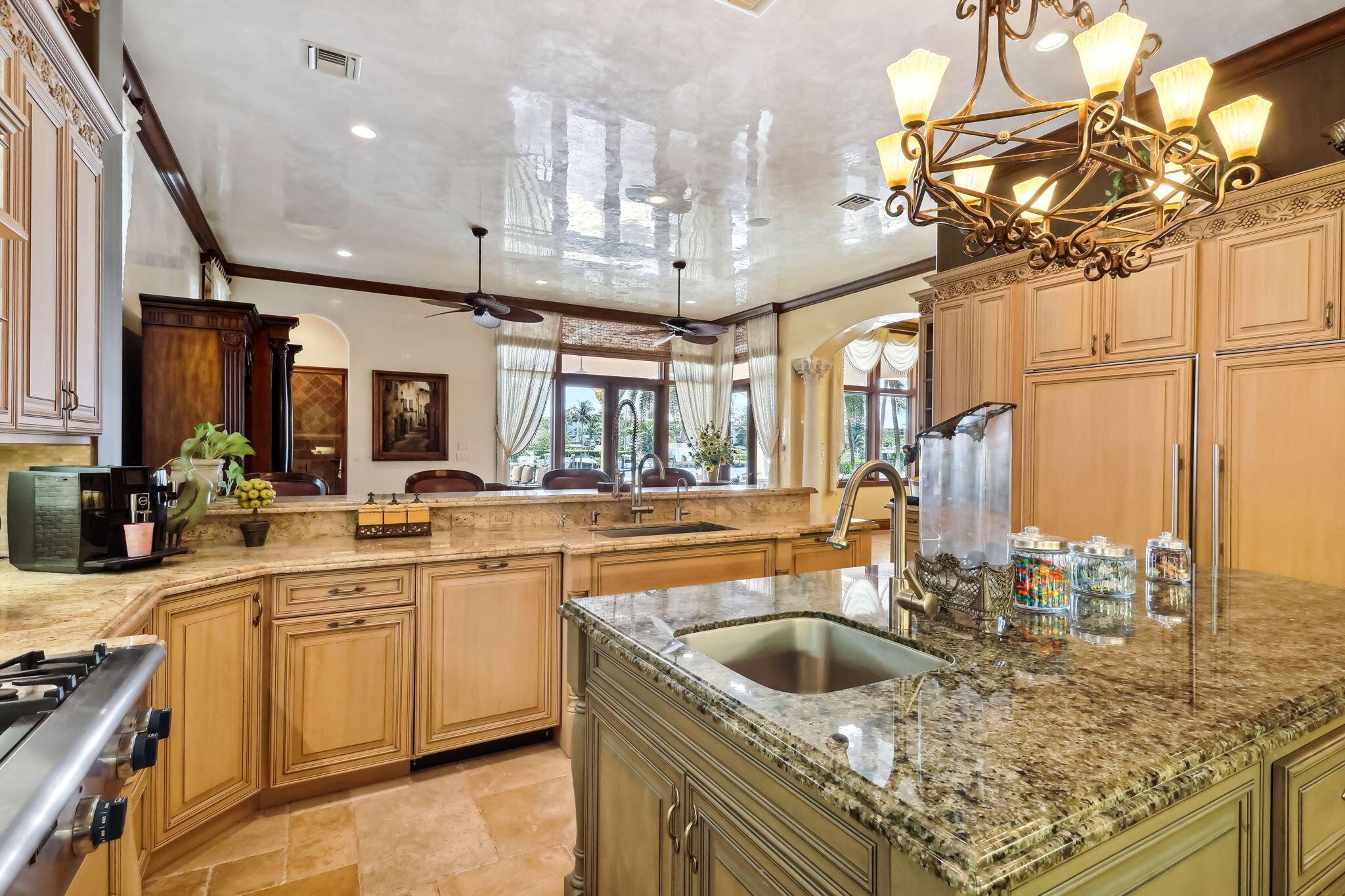 VENETIAN ISLES 1ST SEC - Residential