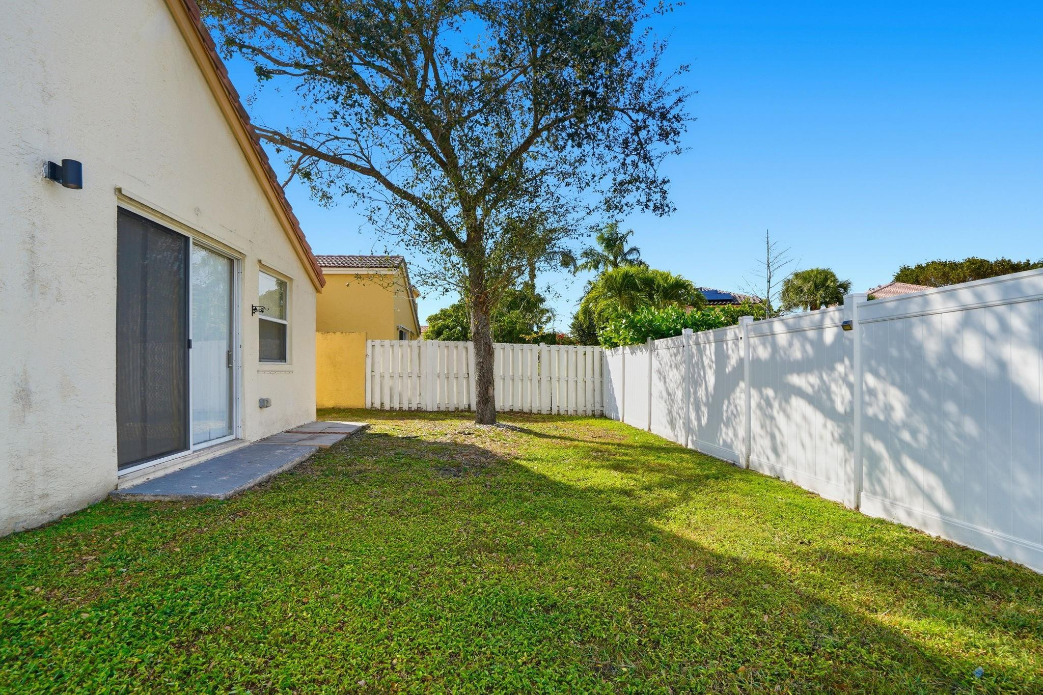 Towngate 156-11 B - Residential