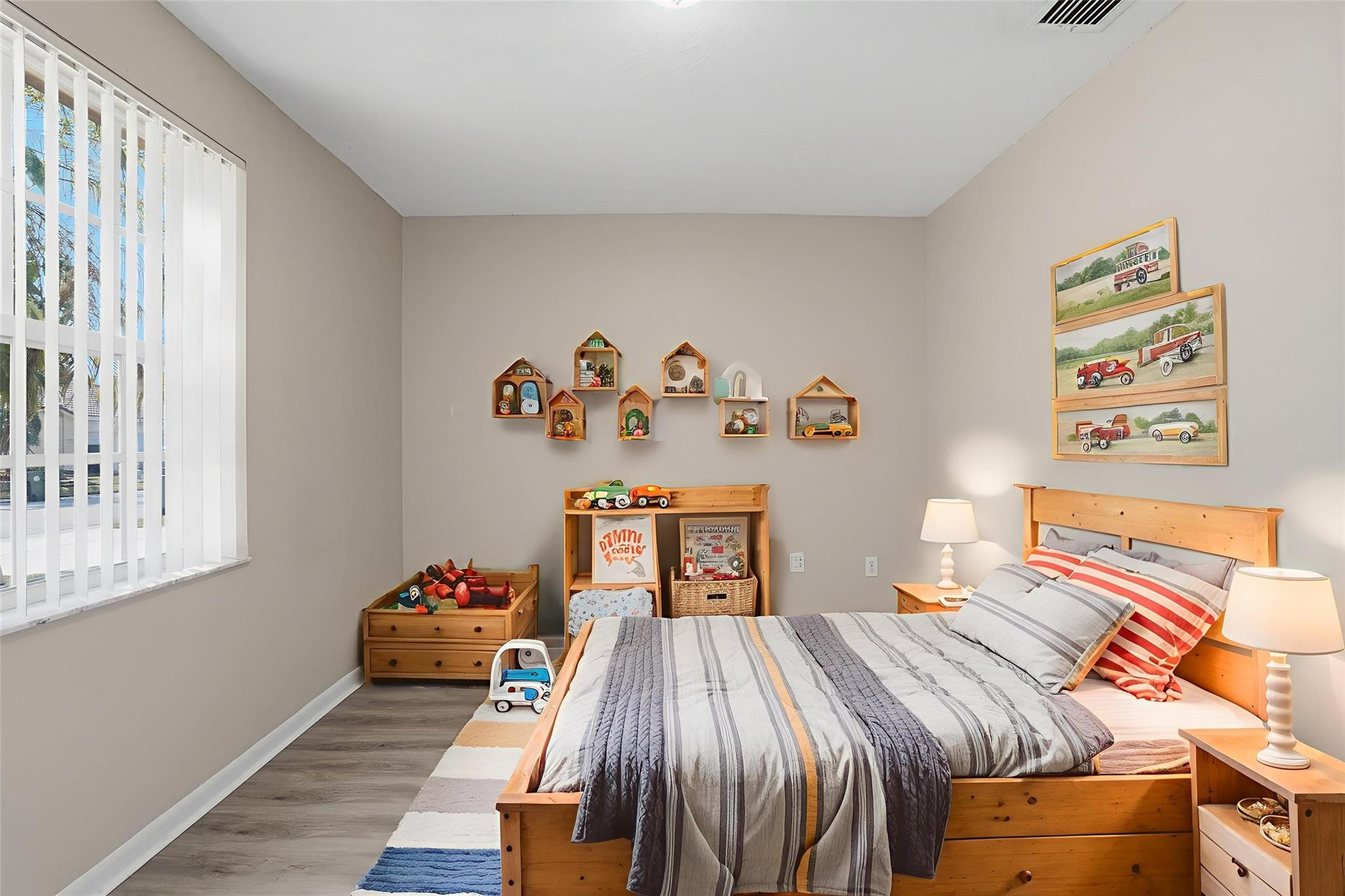 Towngate 156-11 B - Residential