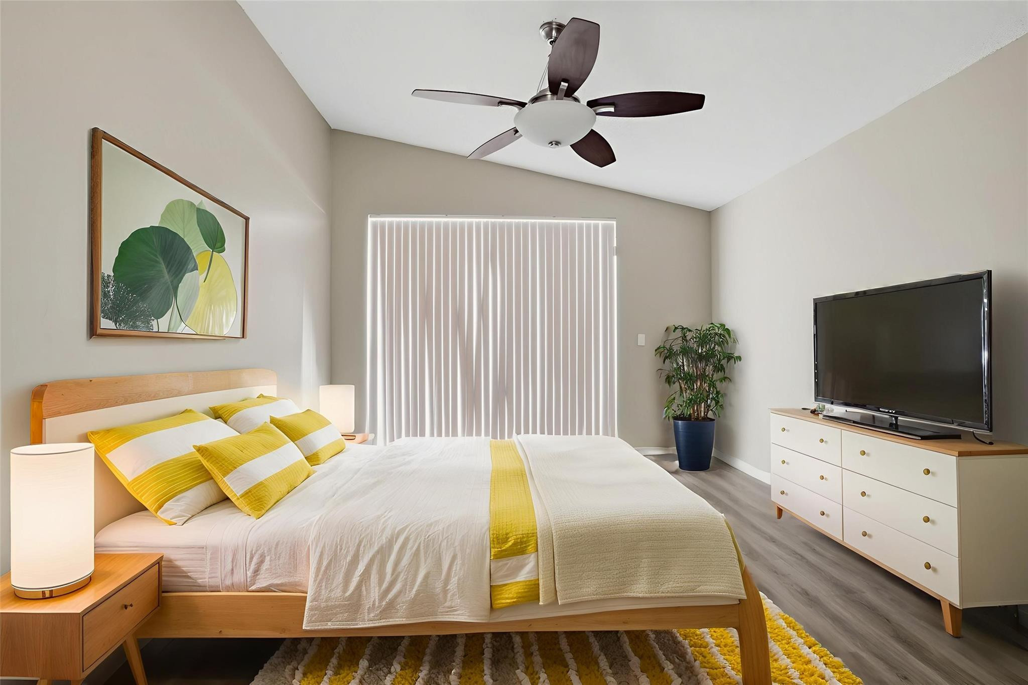 Towngate 156-11 B - Residential