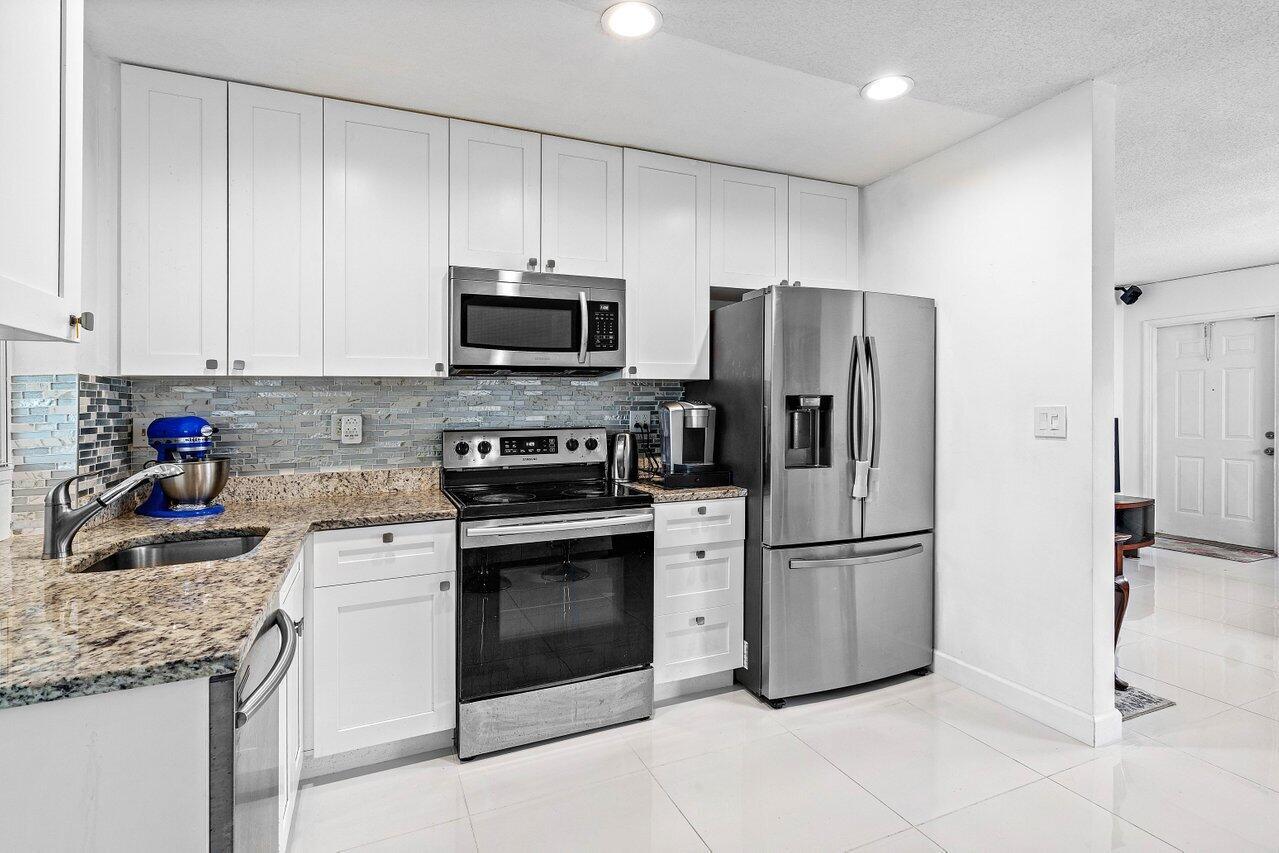 MAINLANDS OF TAMARAC LAKE - Residential