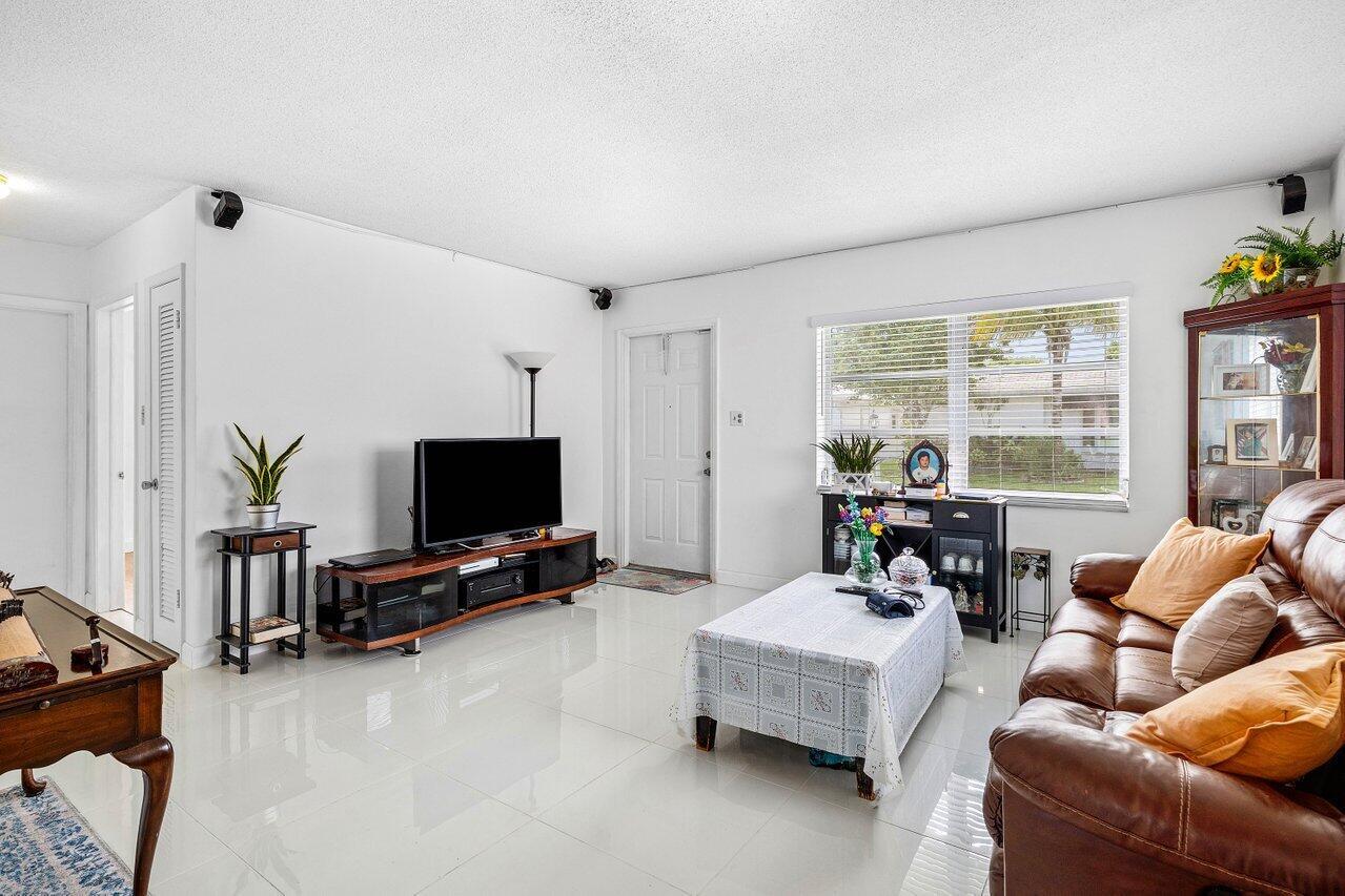 6809 NW 75th Street
