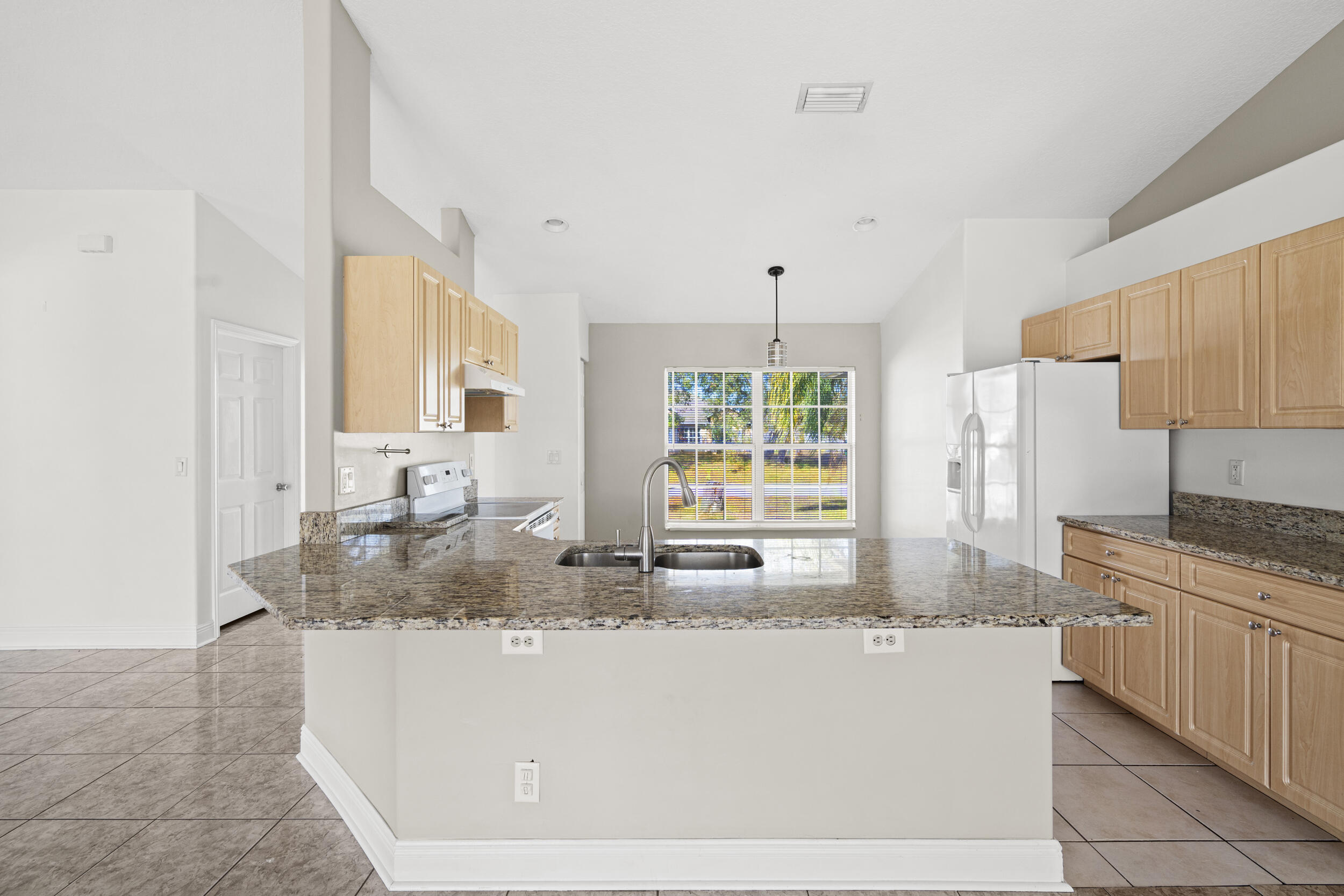 PORT ST LUCIE-SECTION 16- BLK 1484 LOT 30 (MAP 44/ - Residential