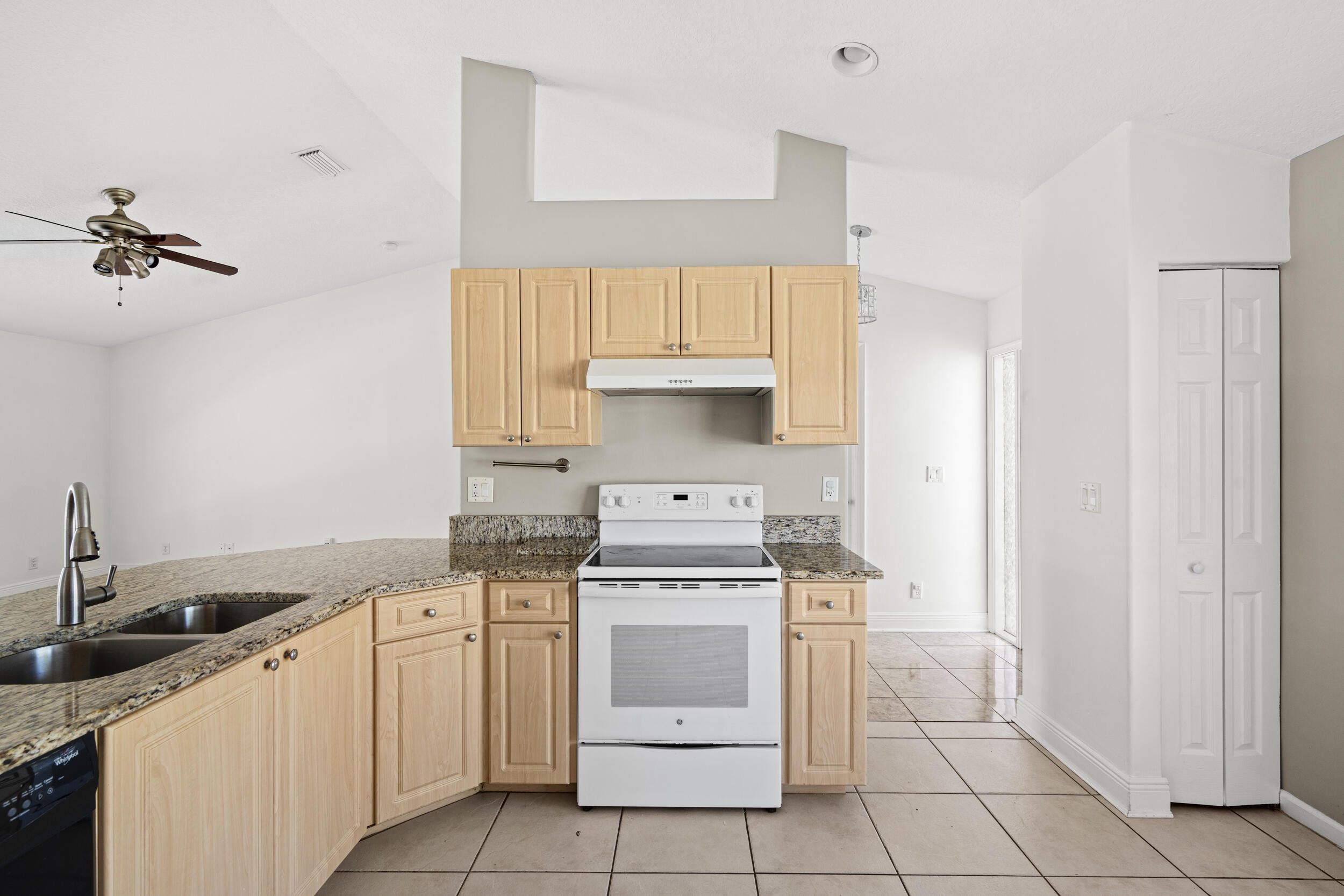 PORT ST LUCIE-SECTION 16- BLK 1484 LOT 30 (MAP 44/ - Residential