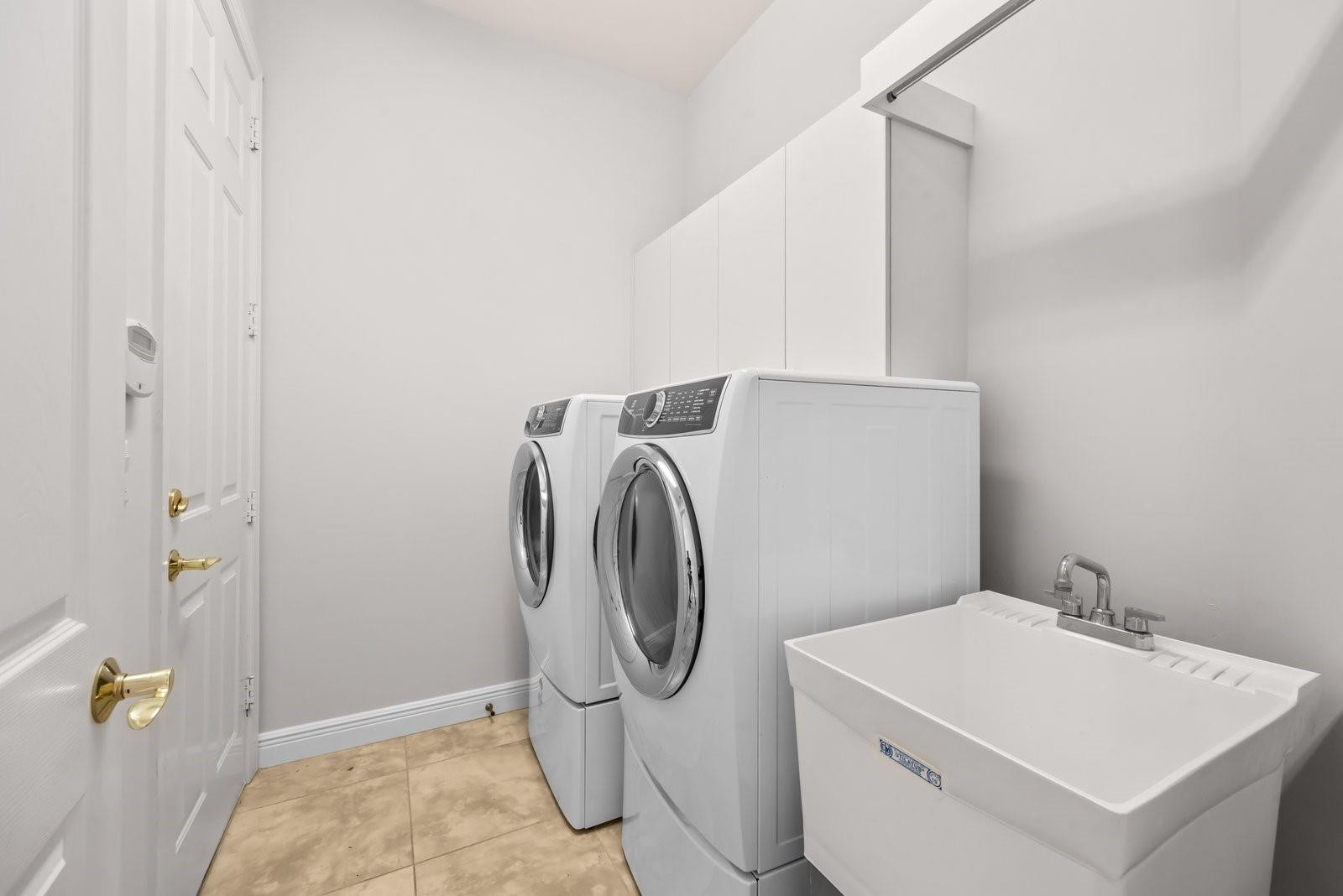 PALM COVE GOLF & YACHT CLUB - Residential