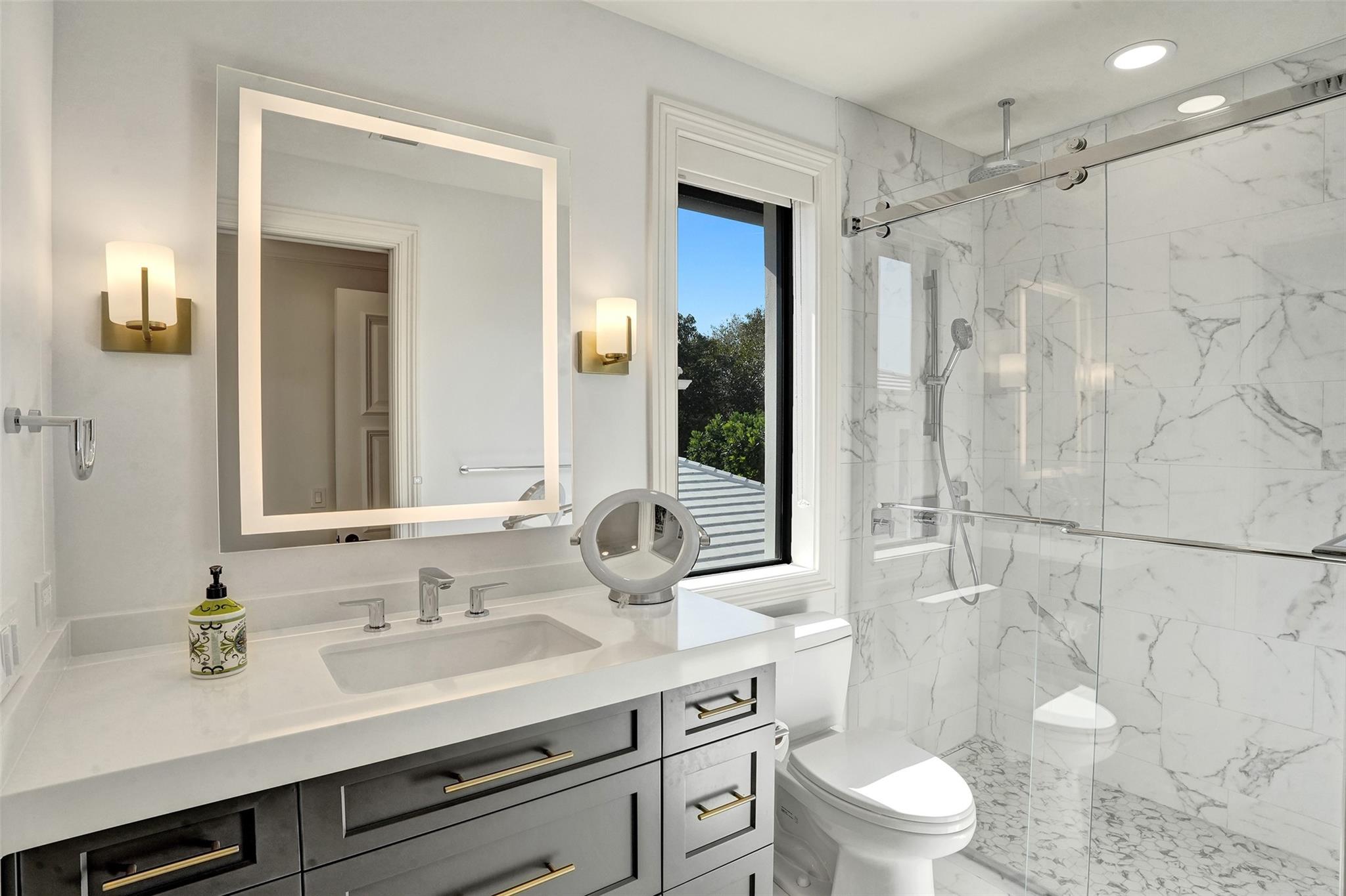 BAY COLONY - Residential