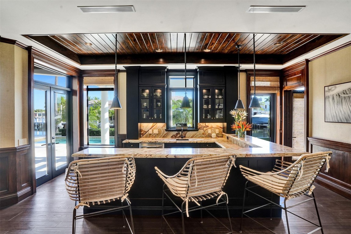 BAY COLONY - Residential