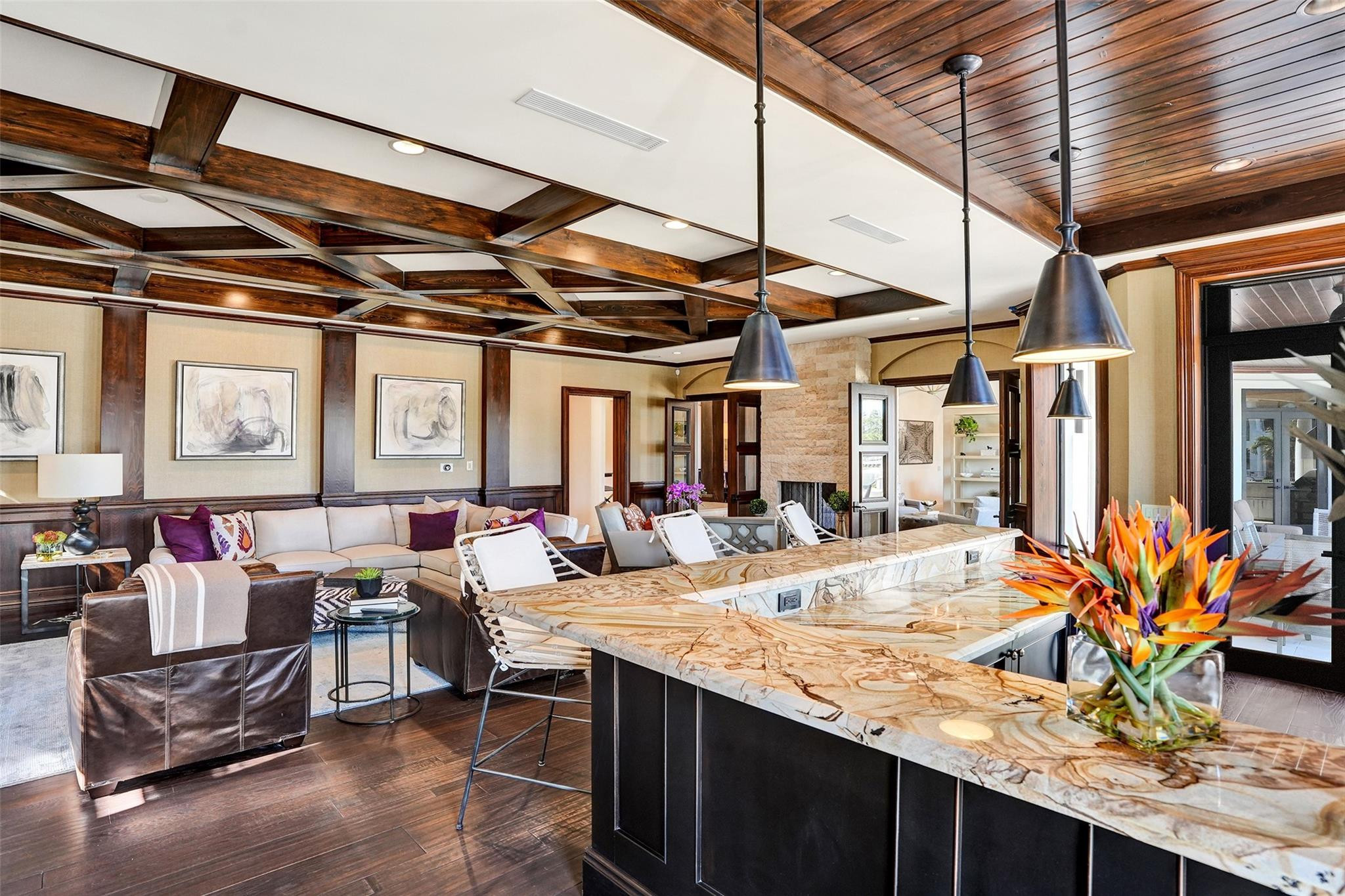 BAY COLONY - Residential