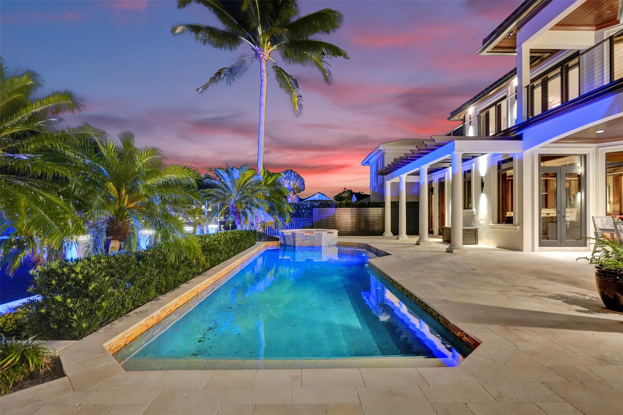 BAY COLONY - Residential