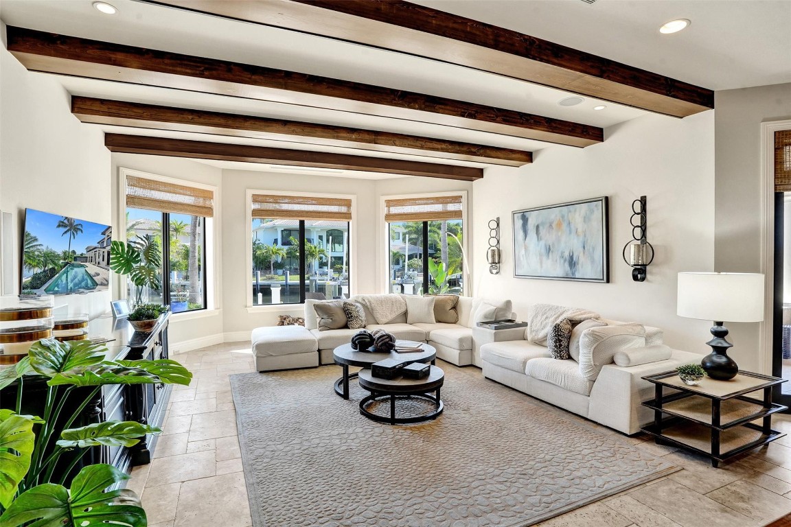 BAY COLONY - Residential