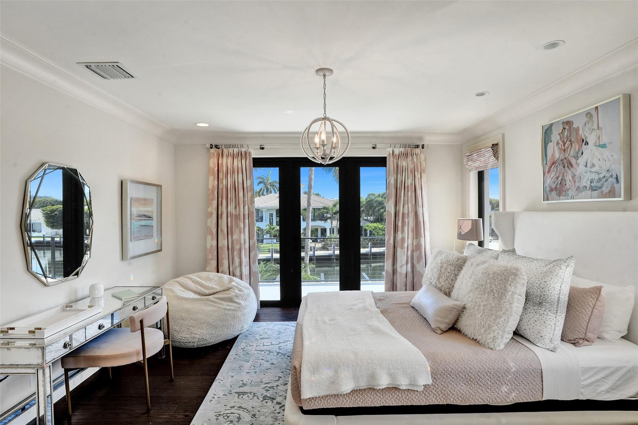 BAY COLONY - Residential