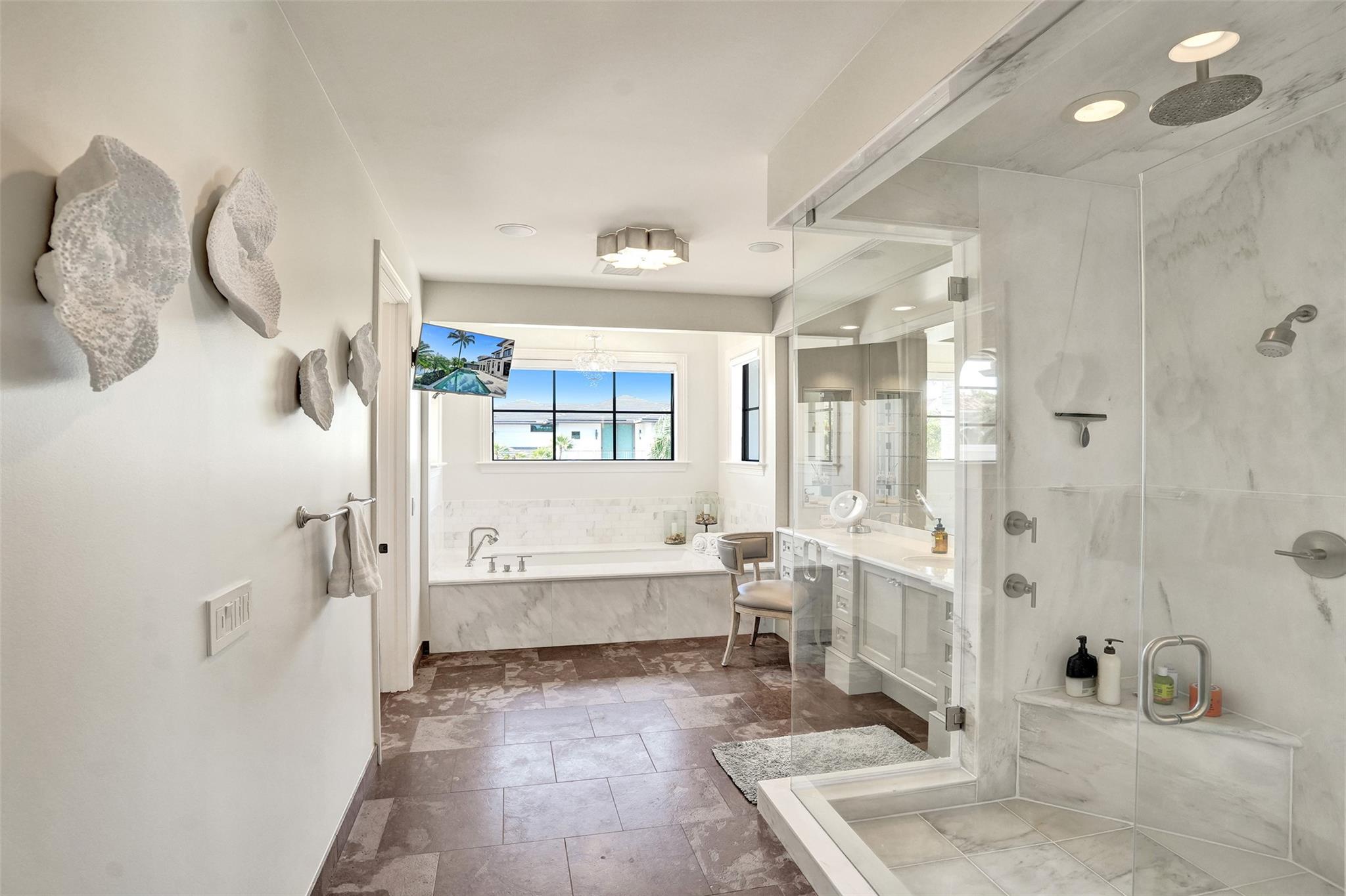 BAY COLONY - Residential