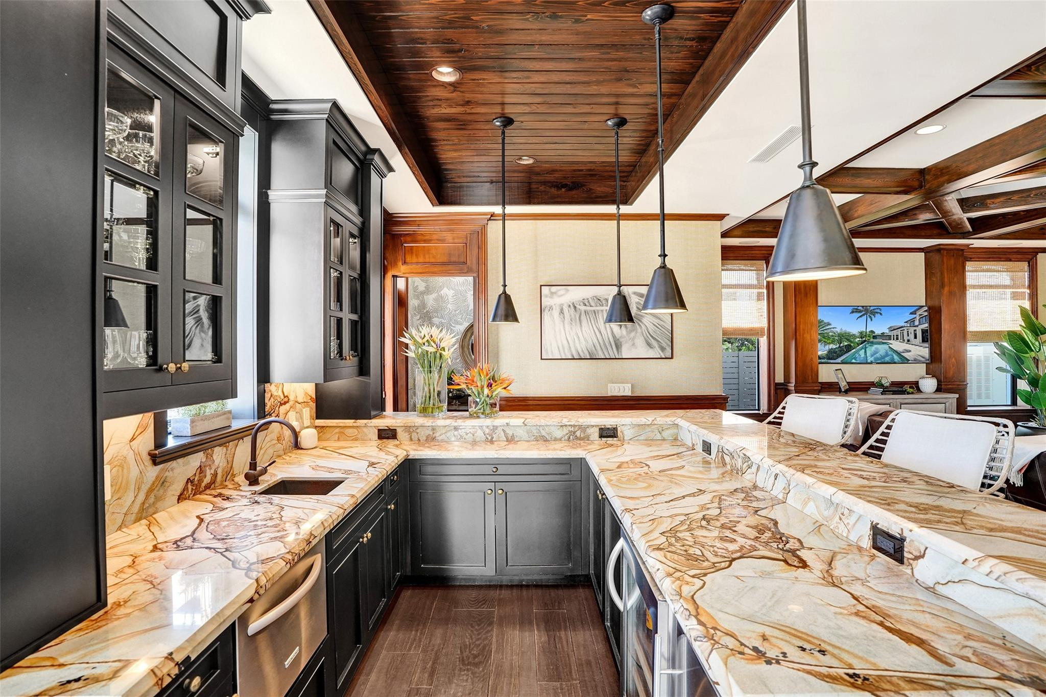 BAY COLONY - Residential