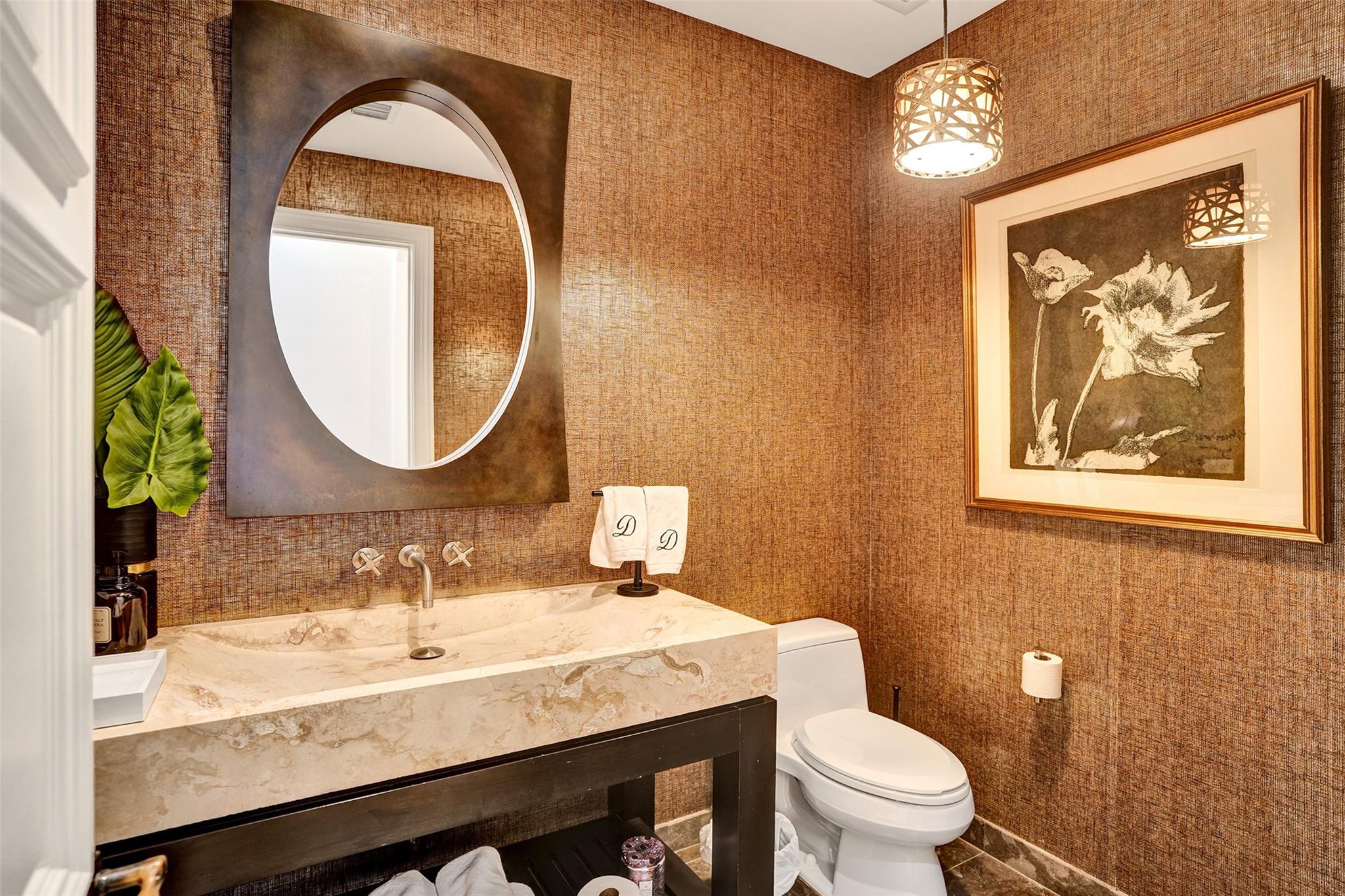 BAY COLONY - Residential