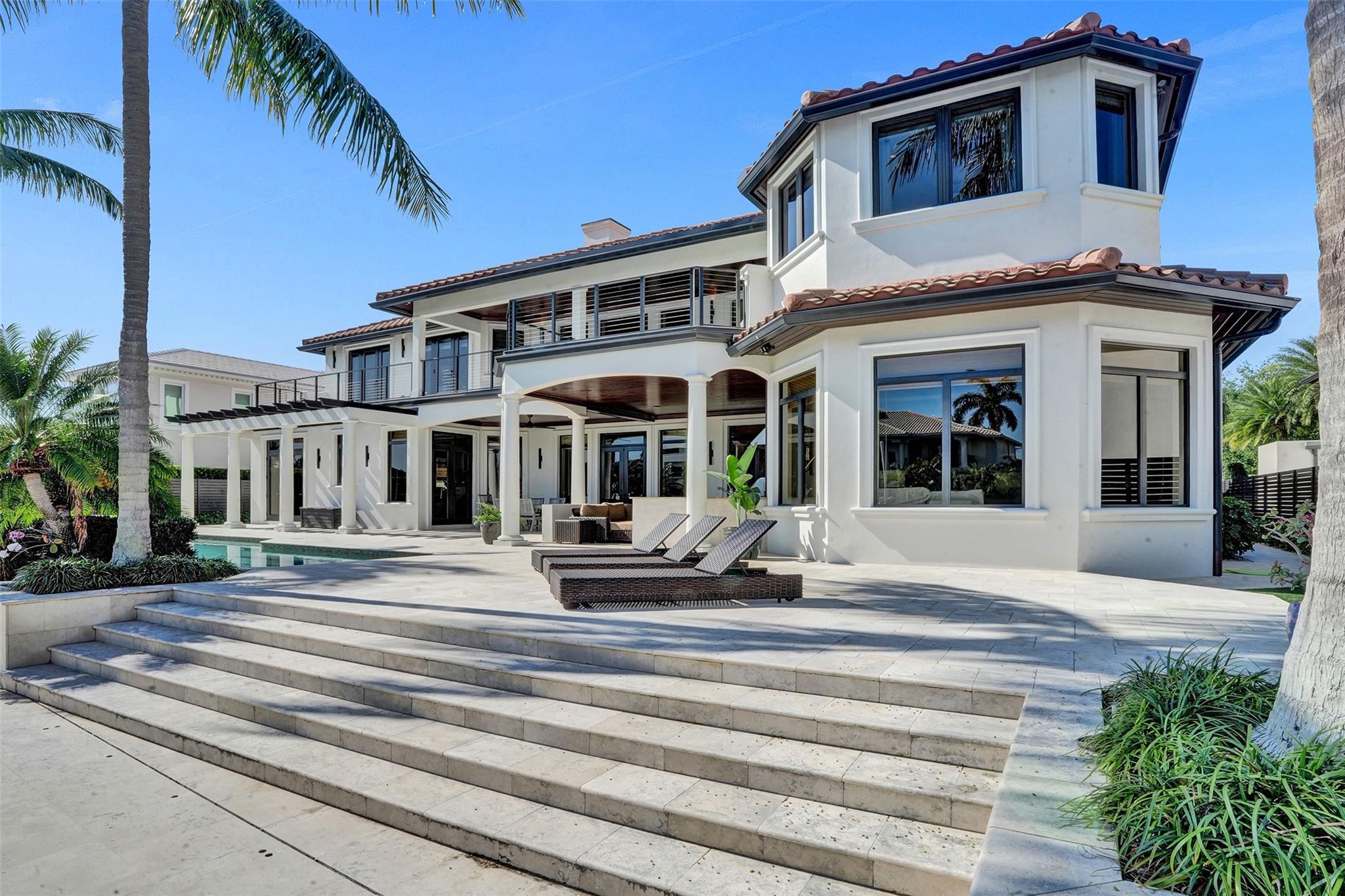 BAY COLONY - Residential