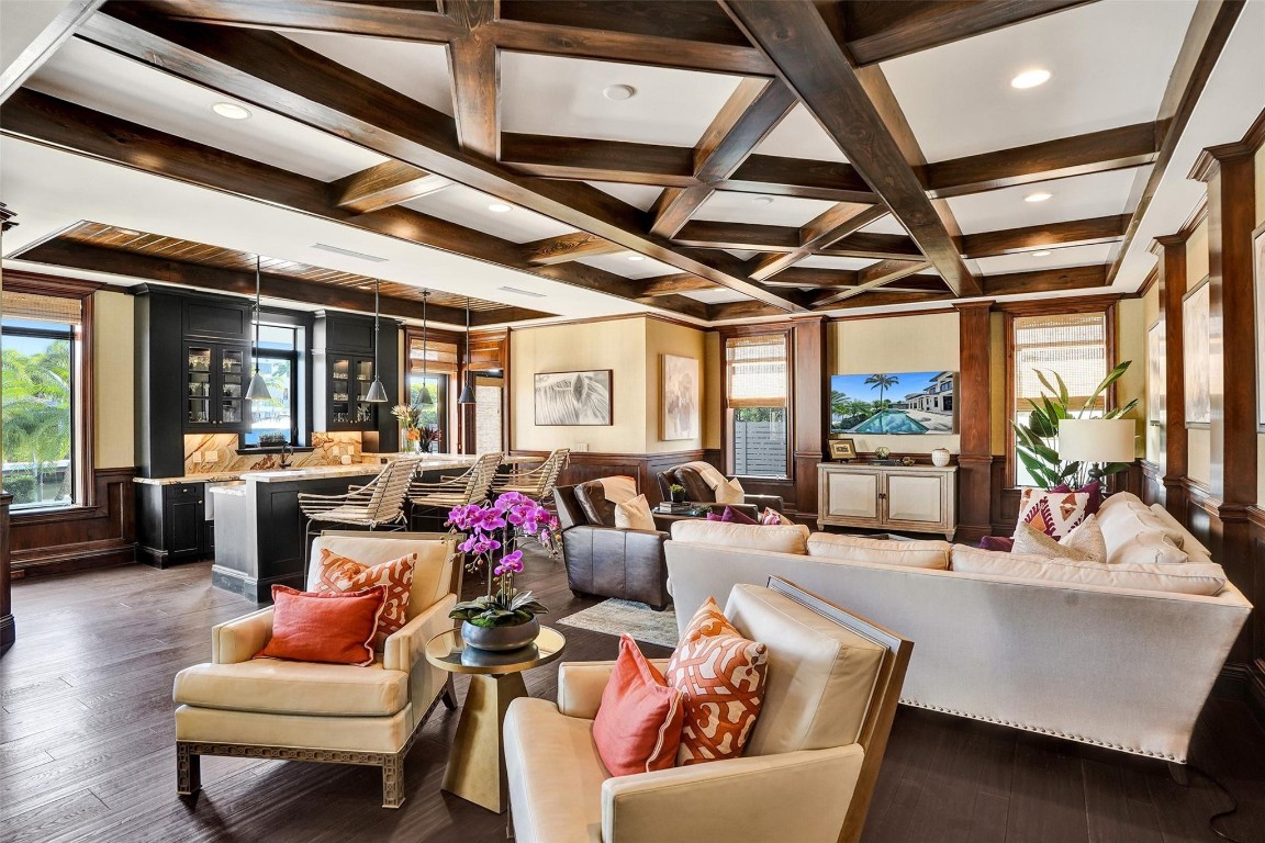 BAY COLONY - Residential