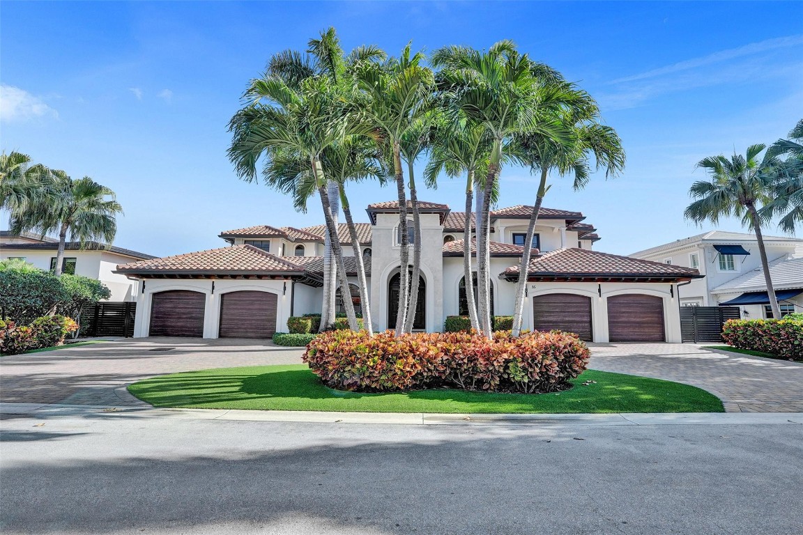 BAY COLONY - Residential