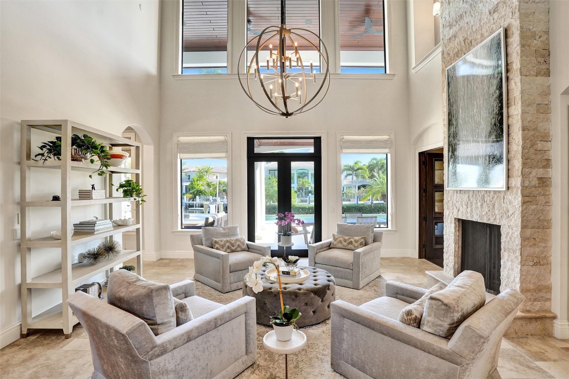 BAY COLONY - Residential