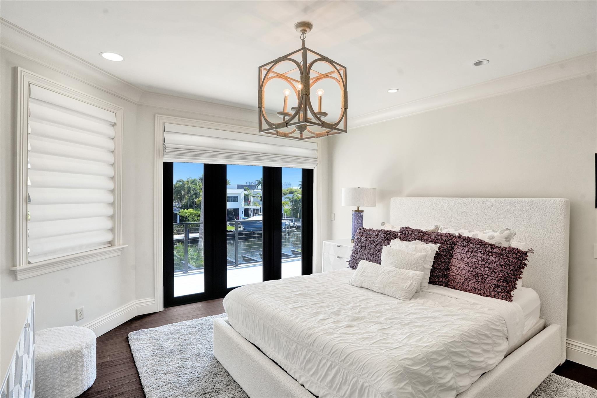 BAY COLONY - Residential