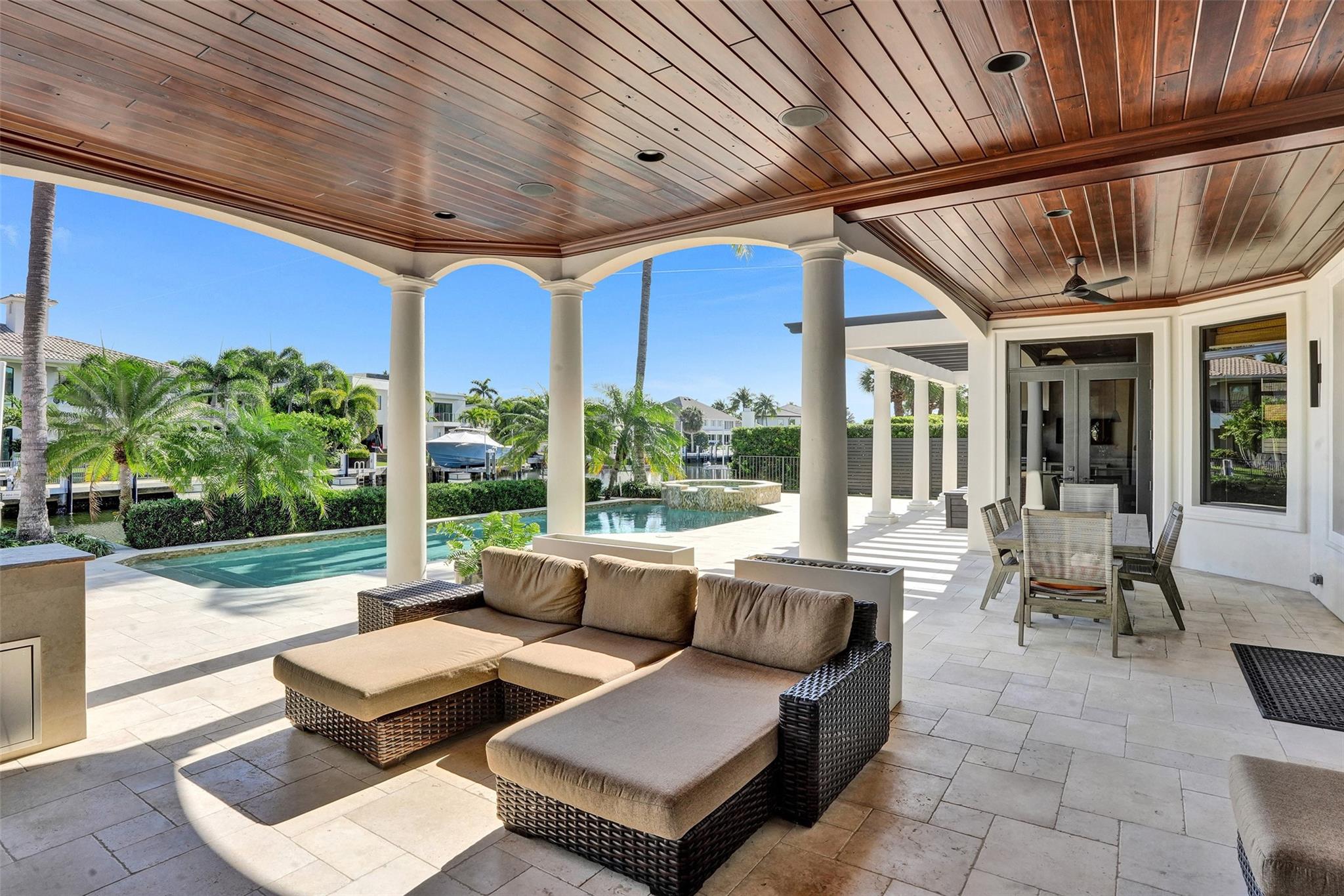 BAY COLONY - Residential