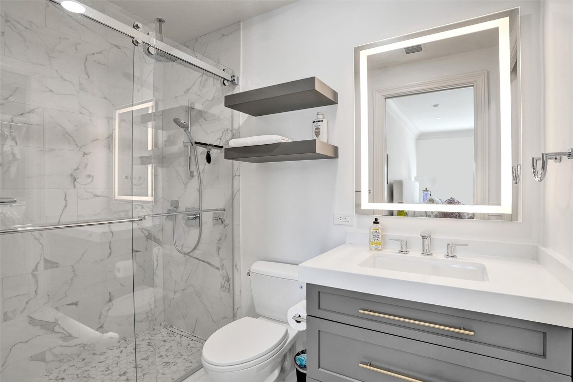 BAY COLONY - Residential