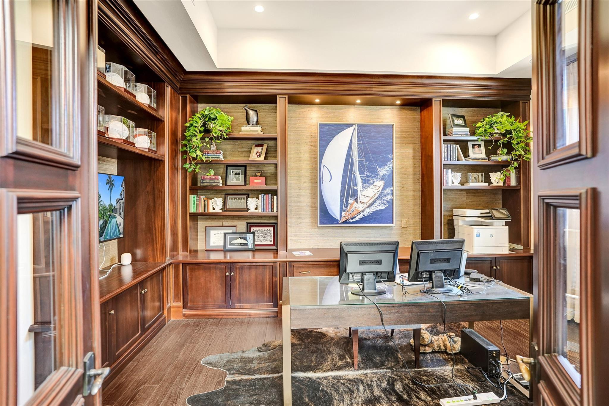 BAY COLONY - Residential