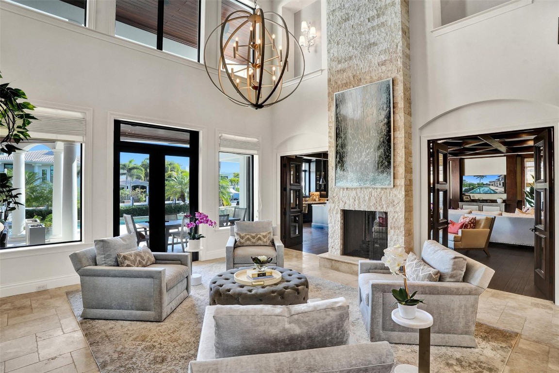 BAY COLONY - Residential