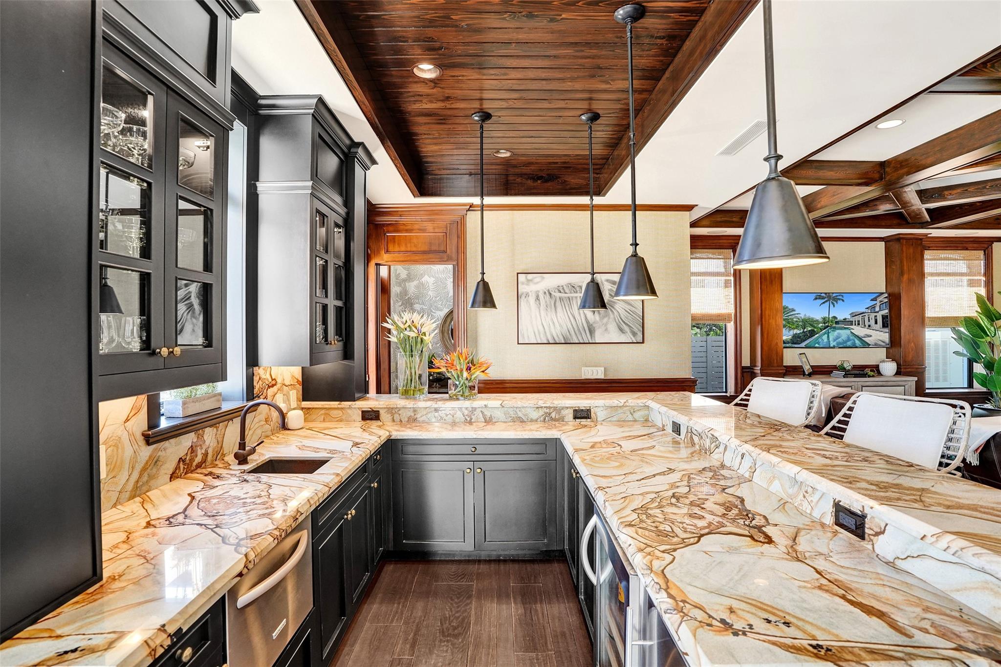 BAY COLONY - Residential